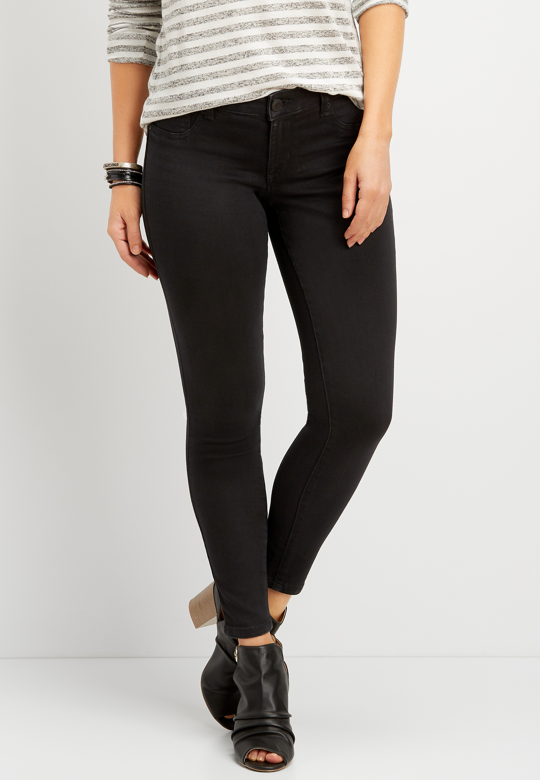 maniac Met opzet profiel m jeans by maurices™ Black Mid Rise Jegging | maurices