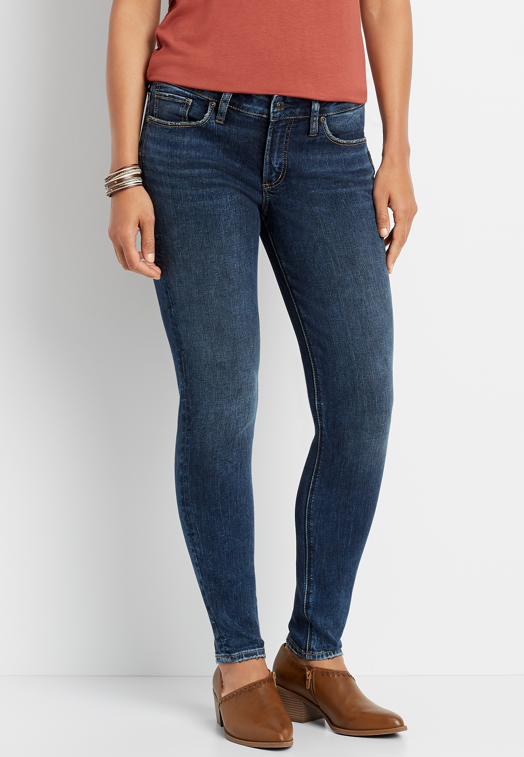 dark washed skinny jeans