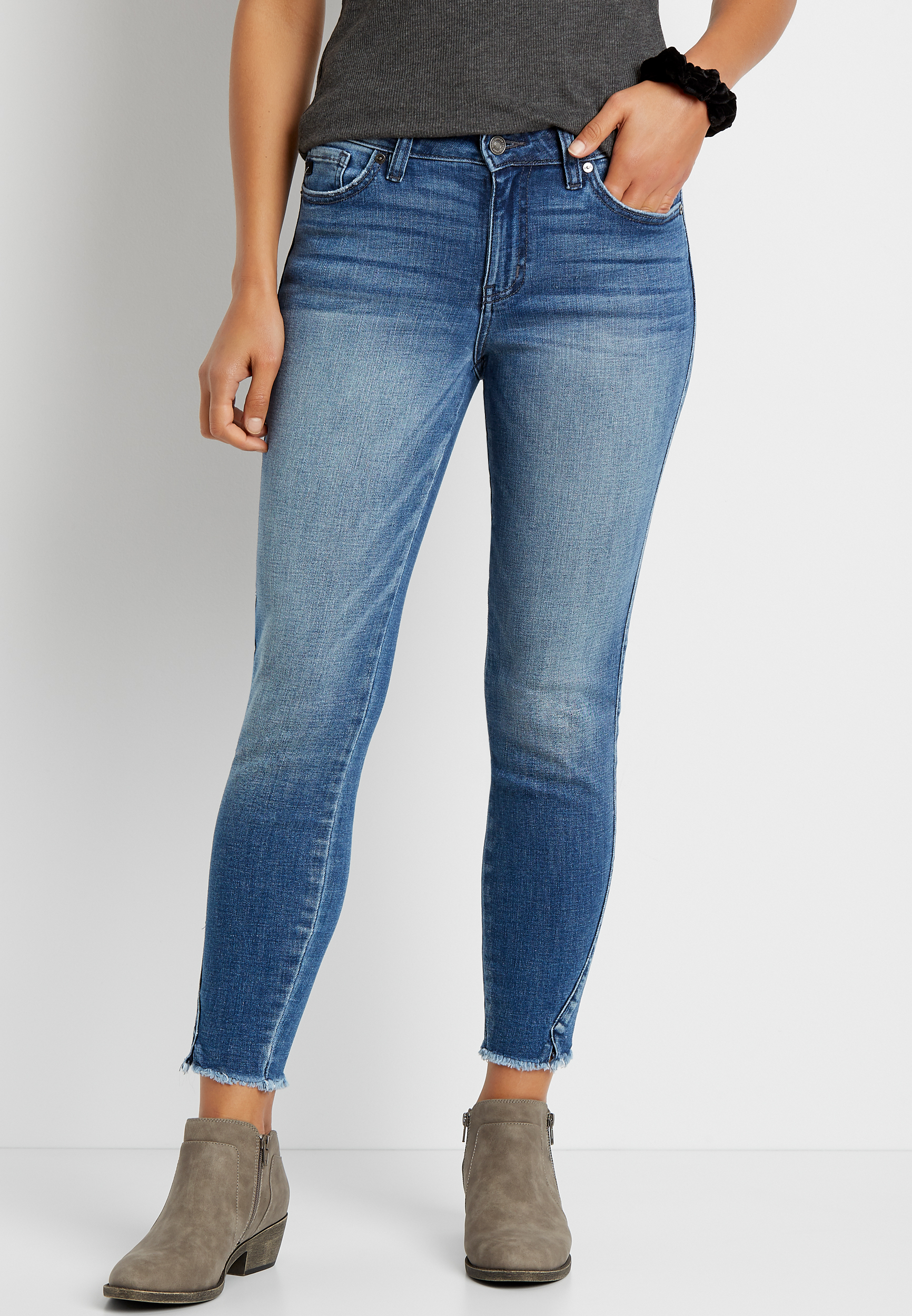 dark wash frayed hem jeans