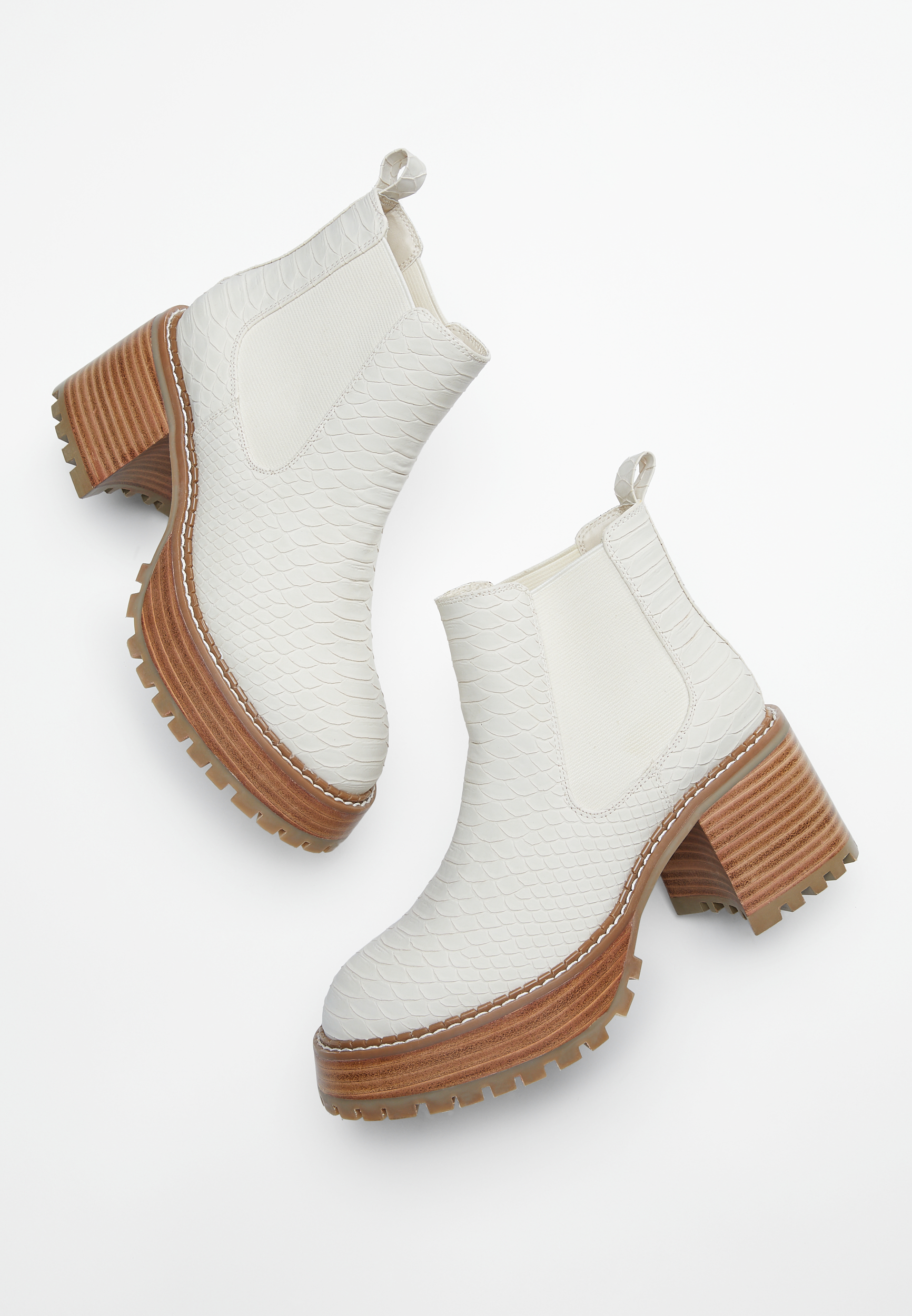 Mia 2025 white boots