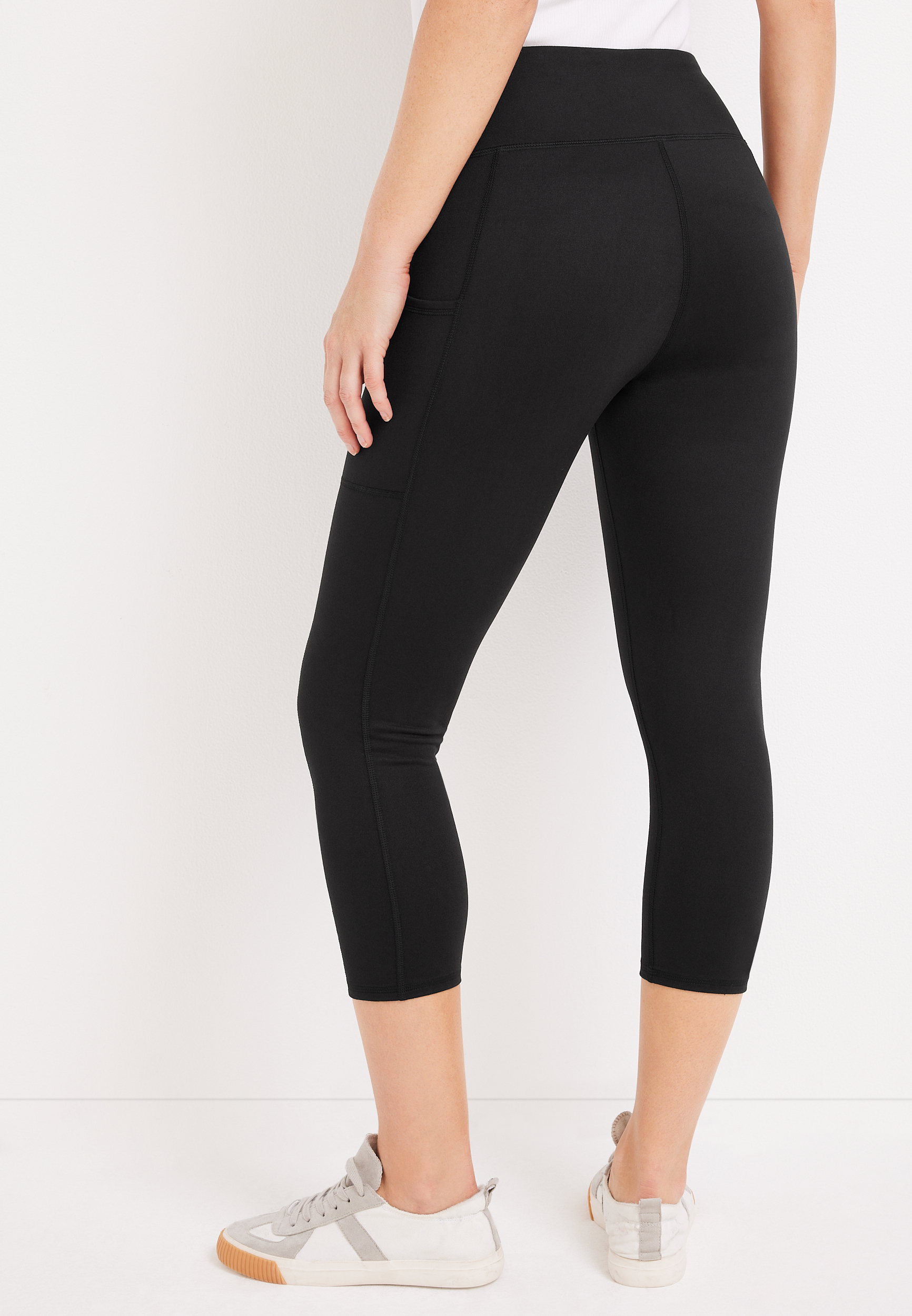 Buy Maxtreme Power Me Black Pocket Capri Leggings for Women Online in India