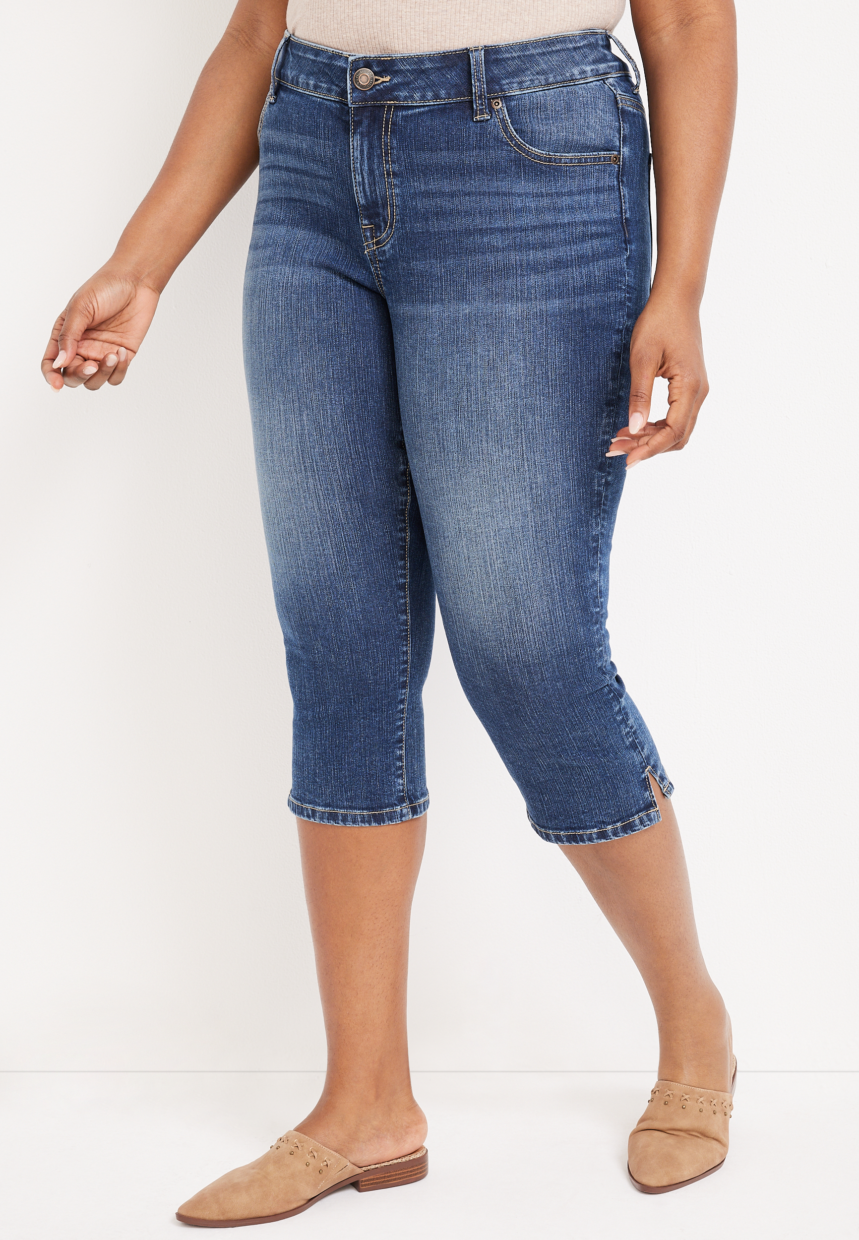 tilgivet nitrogen Konsekvent Plus Size m jeans by maurices™ Classic Mid Rise Capri | maurices