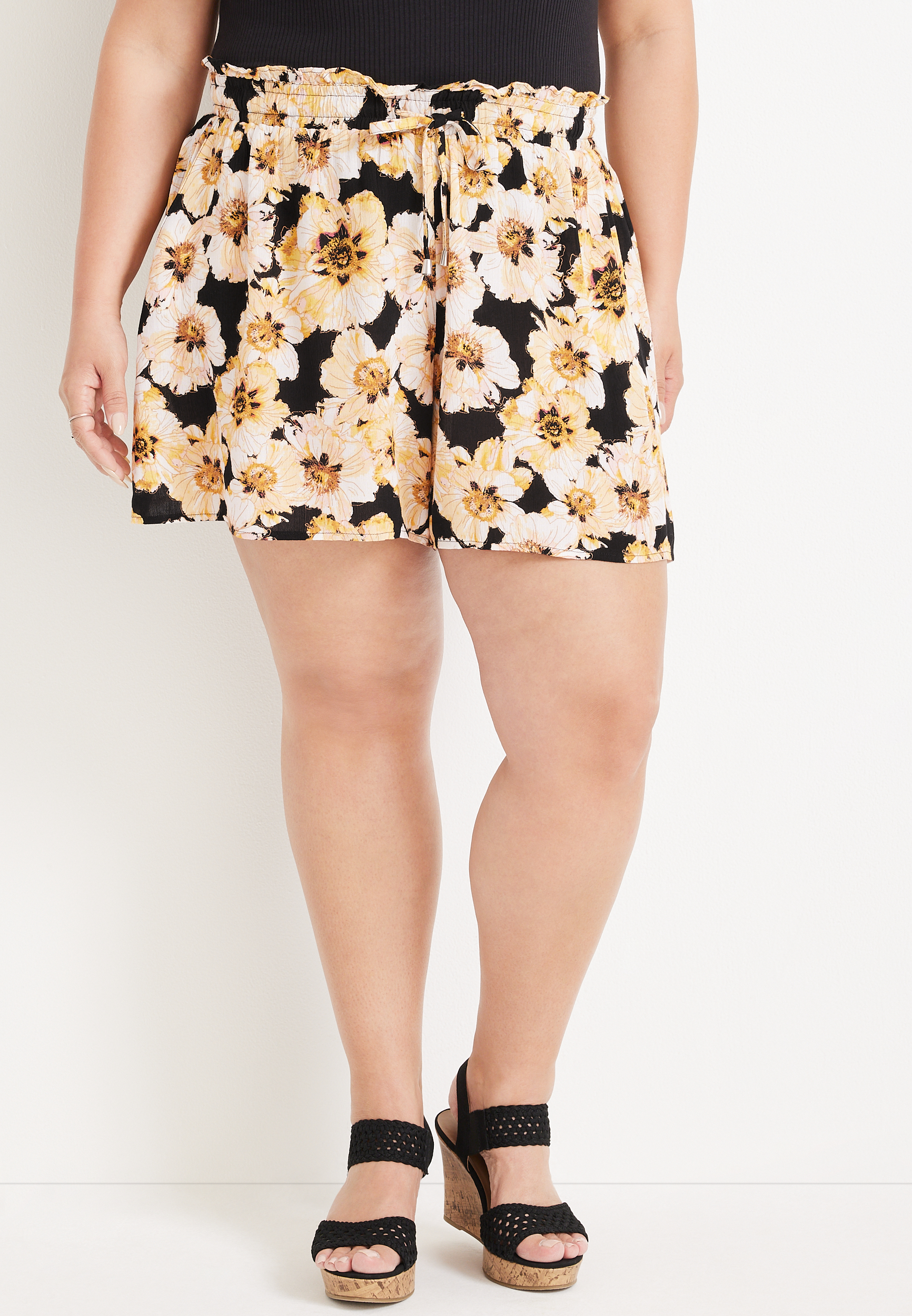 Plus Size Paper Bag High Rise Floral 4in Flouncy Short maurices