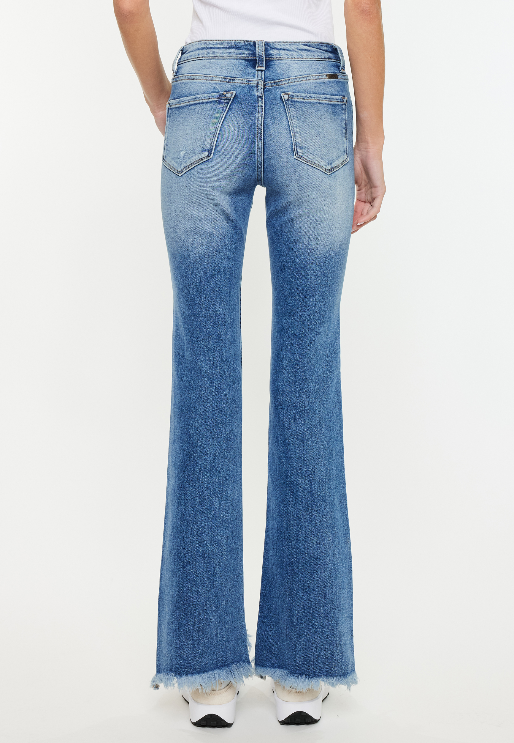 【送料&関税込】ChloAC Frayed Edge Flared Jeans CHLOÉ Frayed high-rise flared jeans | NET-A-PORTER
