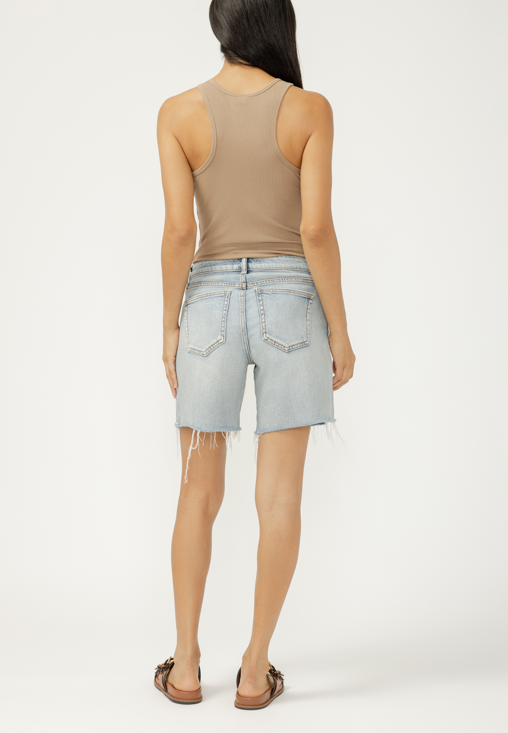 Silver Jeans Co.® Suki Curvy Mid Rise Raw Cut Hem 7in Short | maurices