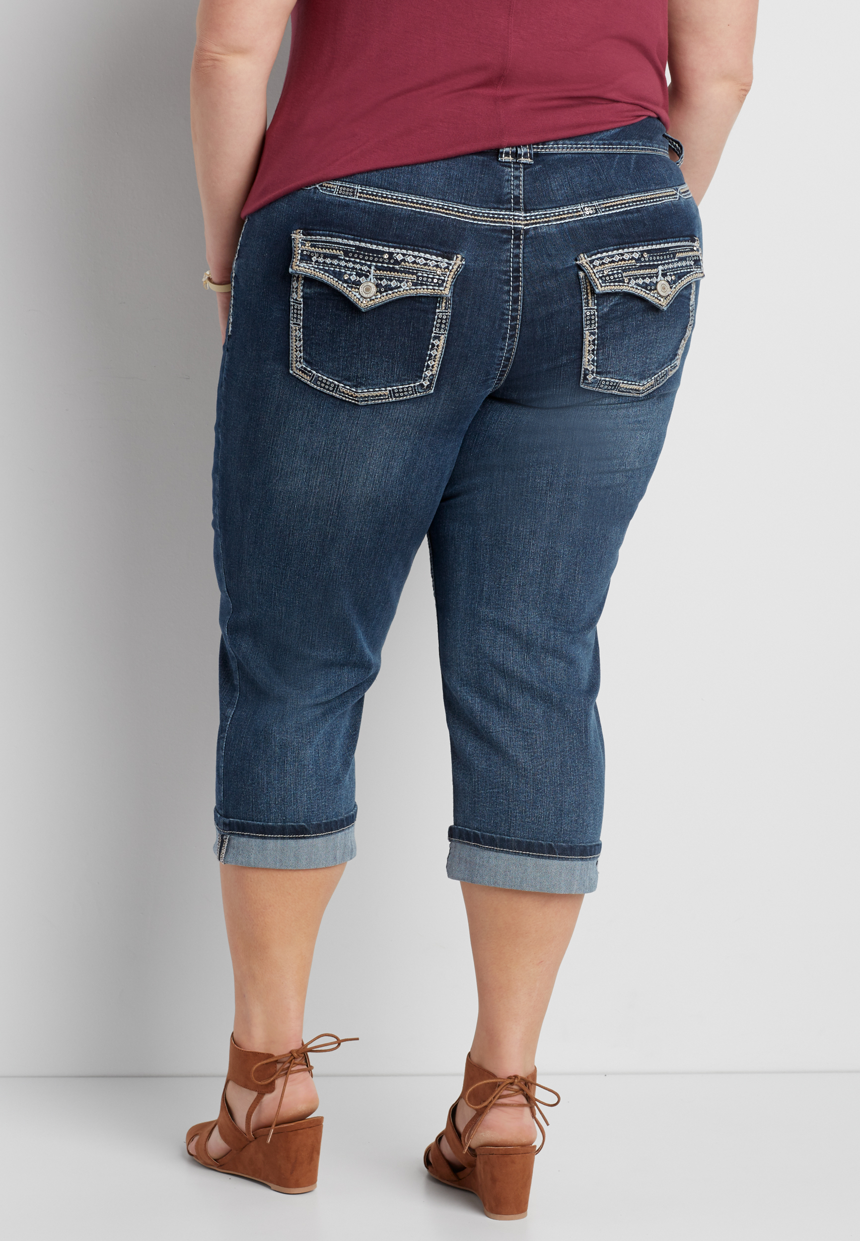 plus size Ellie capri in medium wash