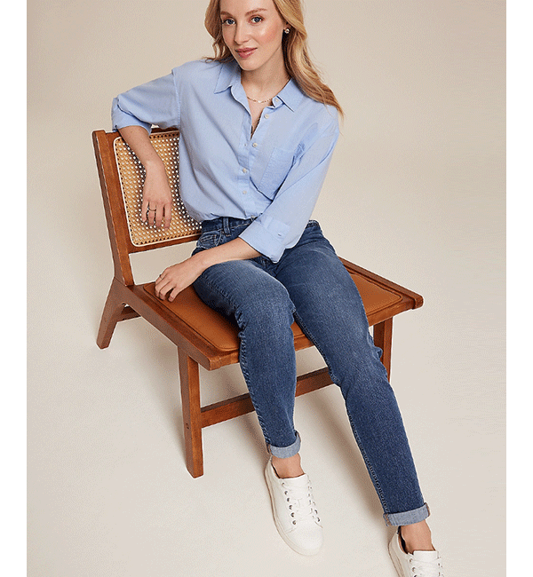 Model wearing maurices clothing.