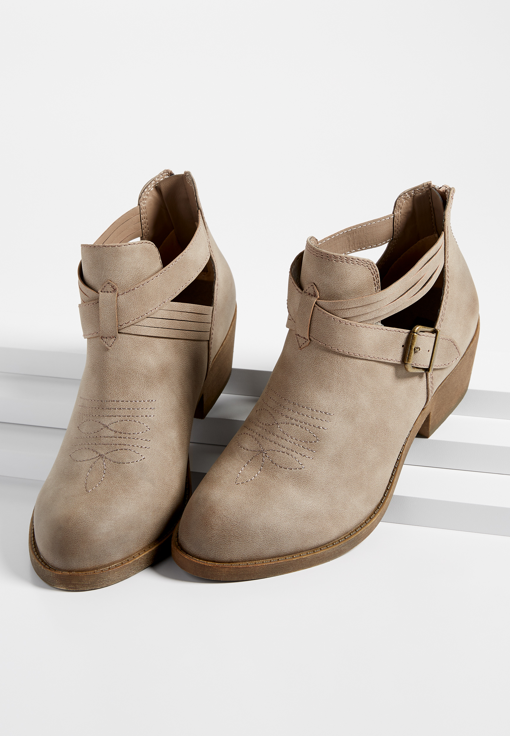 embroidered velvet shoes