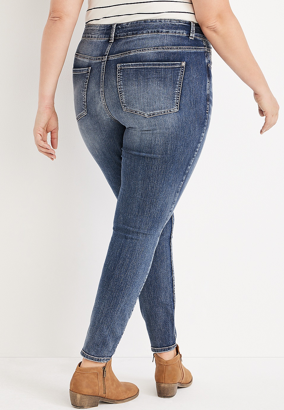 Women's size 18 maurice's jeans high rise medium wash regular