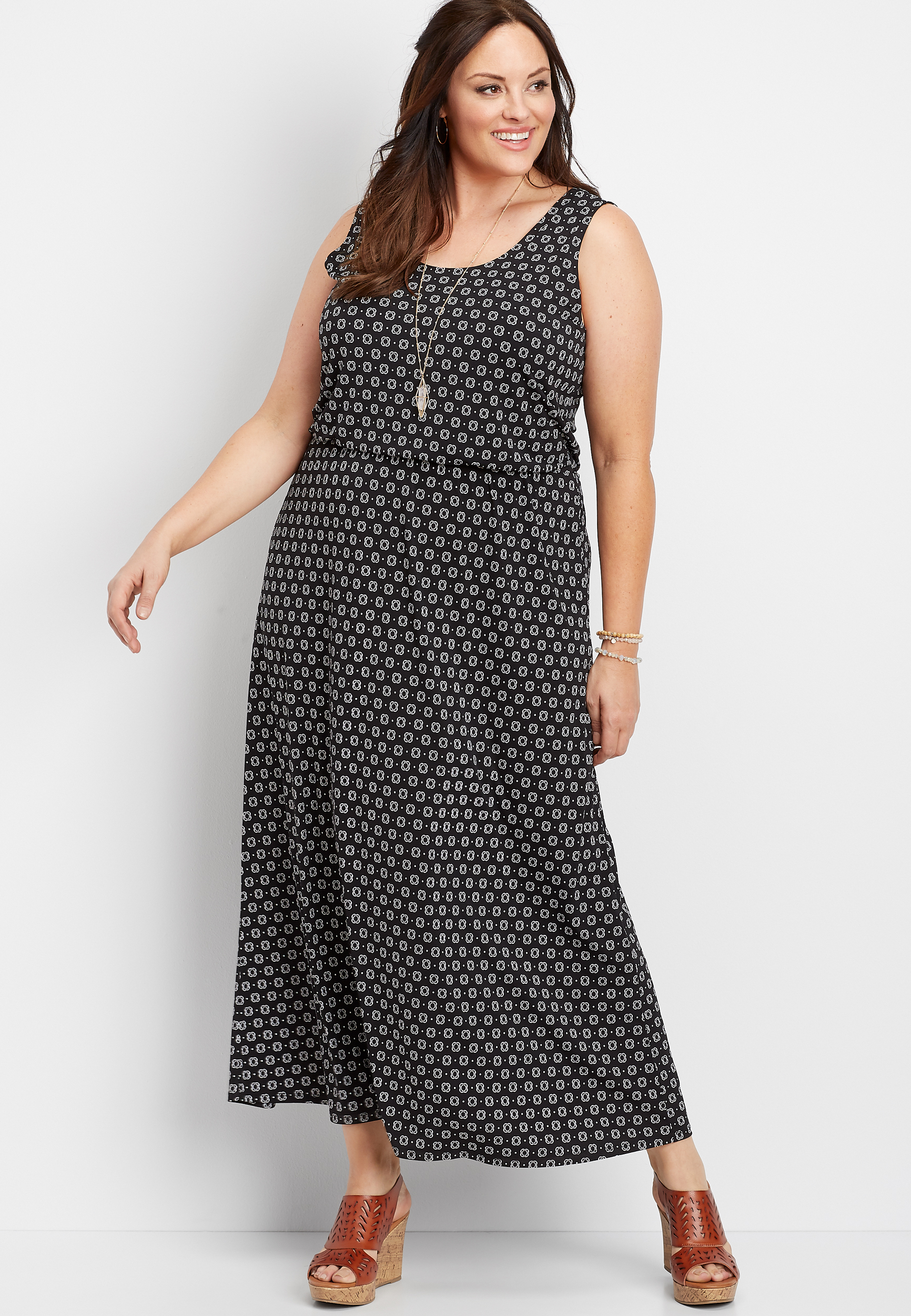 plus size black maxi dress with pockets