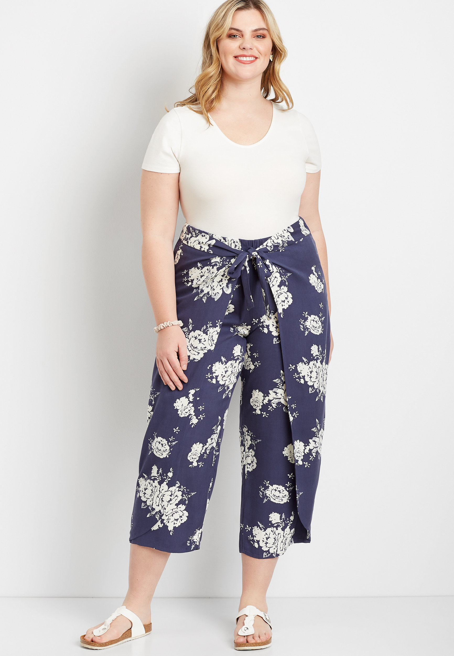 Plus Size Navy Floral Flyaway Pant | maurices