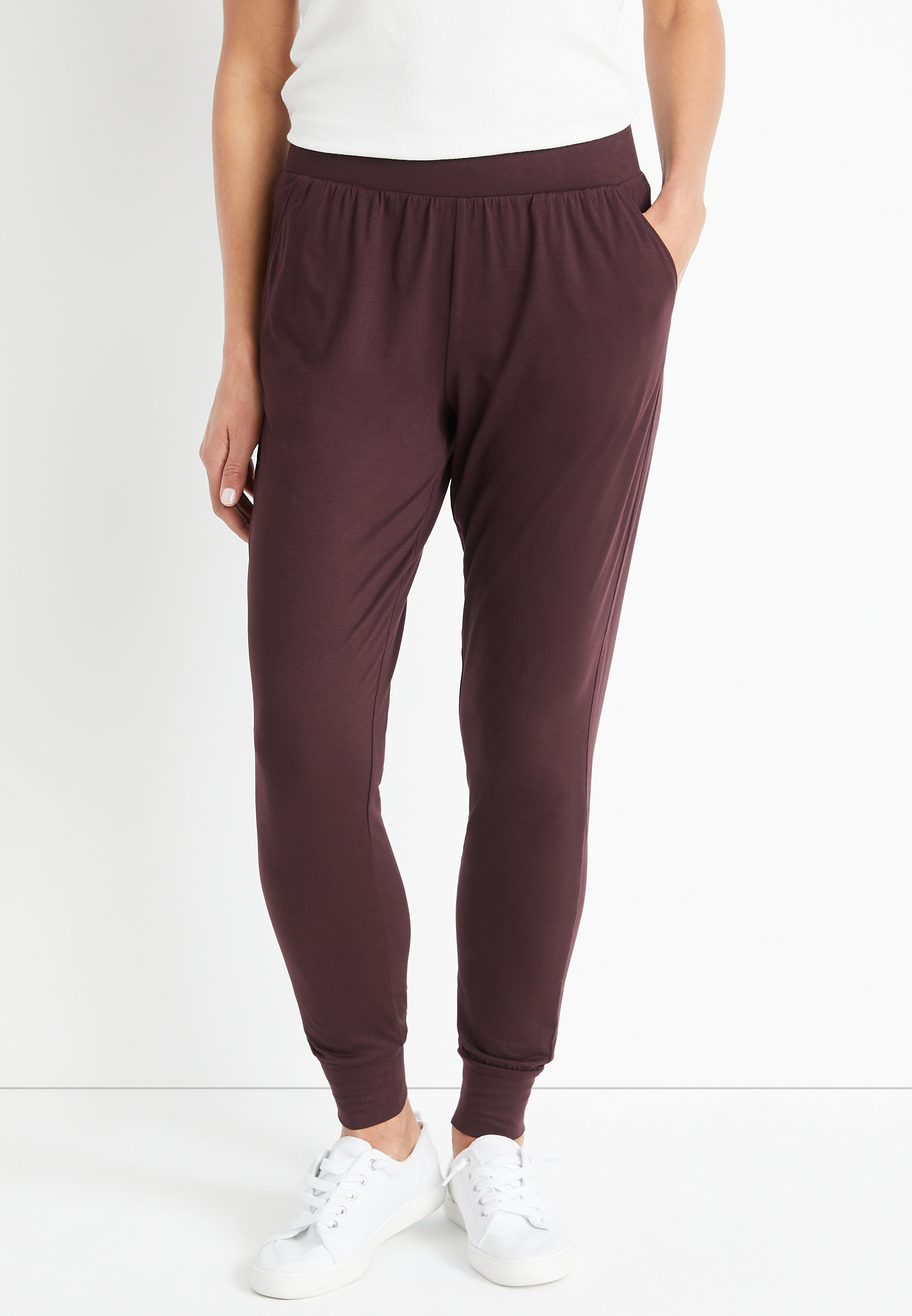brown jogger outfit