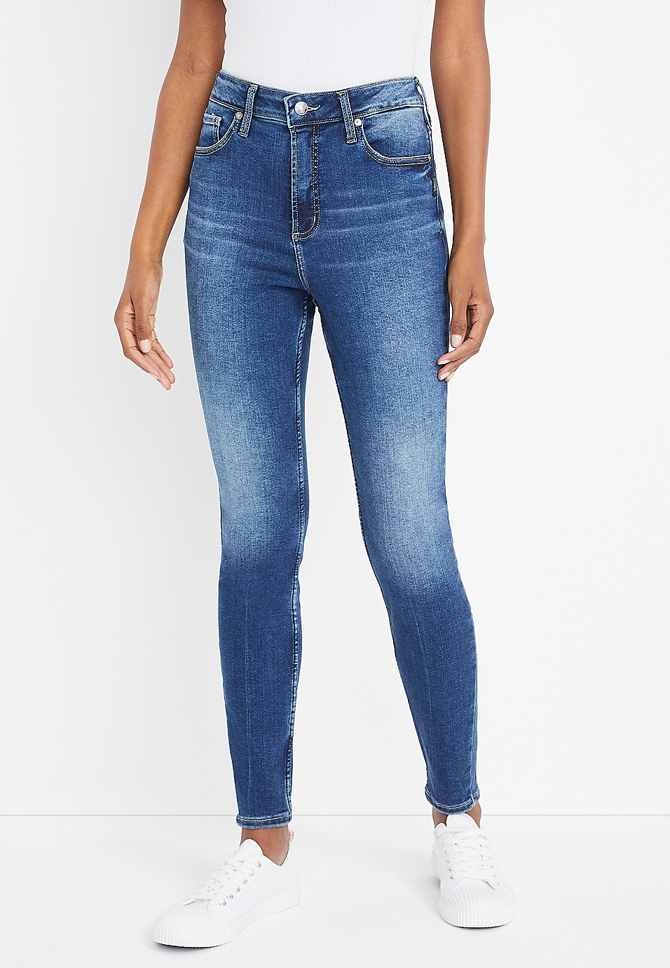 New Silver Jeans Co. Denim Fits Up to Four Waist Sizes