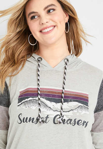 Plus Size Gray Sunset Chasers Graphic Hoodie