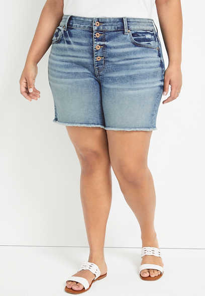 Plus Size edgely™ High Rise Frayed 6in Short