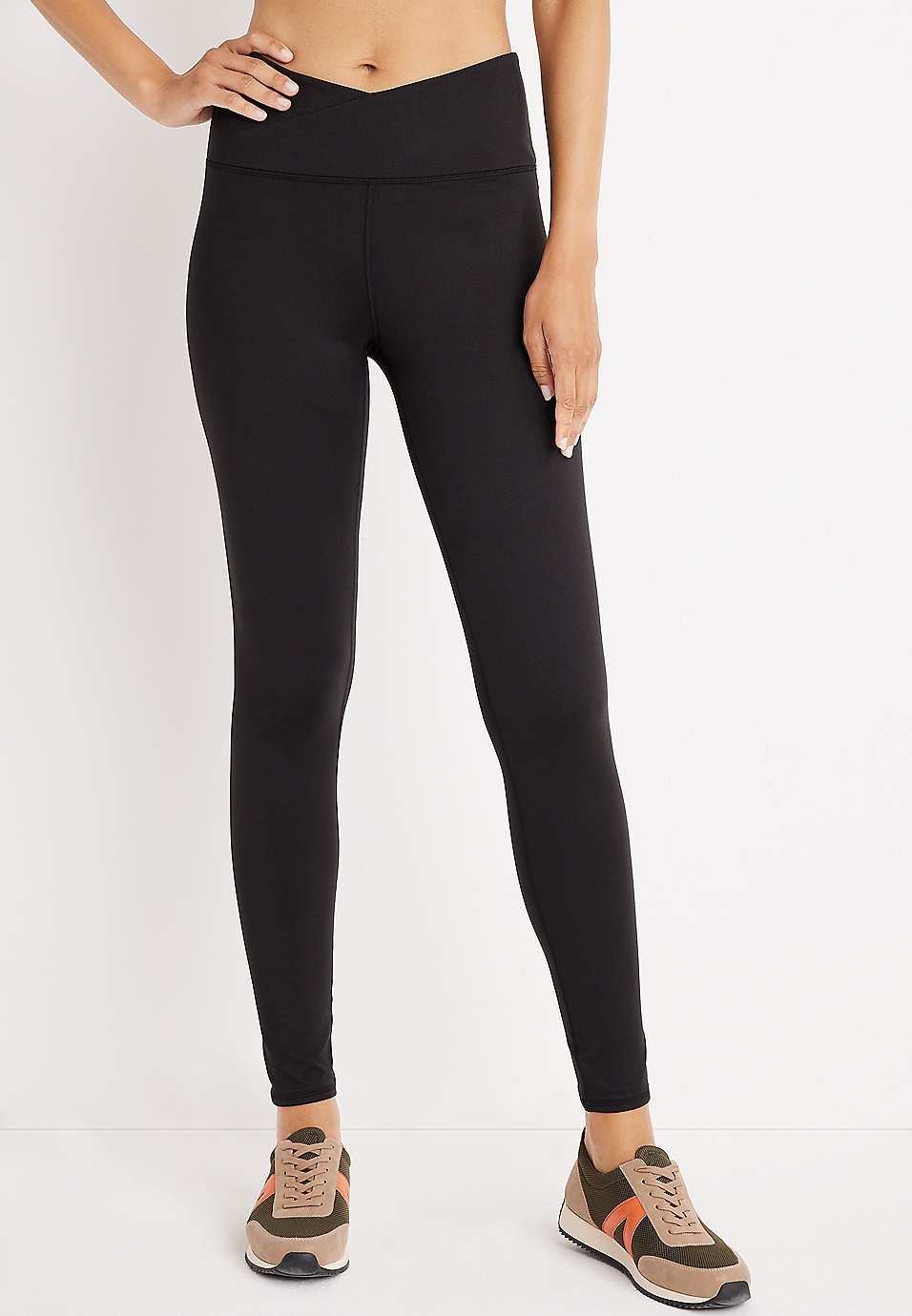 Black Super High Rise Luxe Crossover Legging | maurices