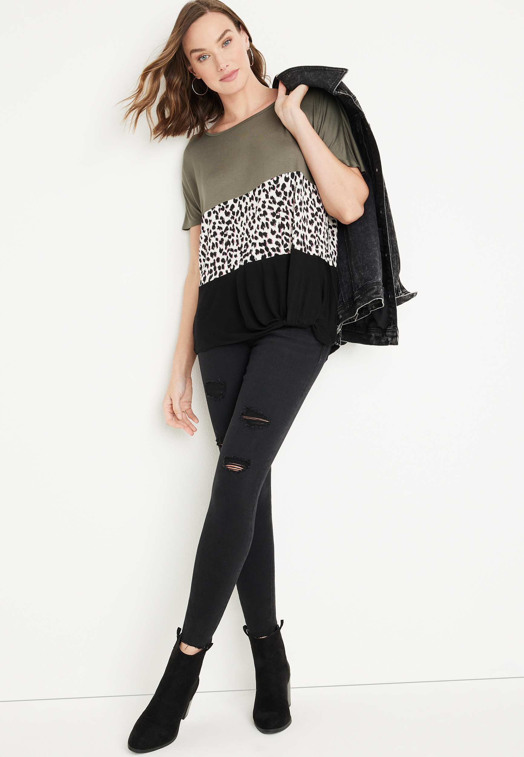 24/7 Flawless Animal Colorblock Knot Hem Tee, C2958, large