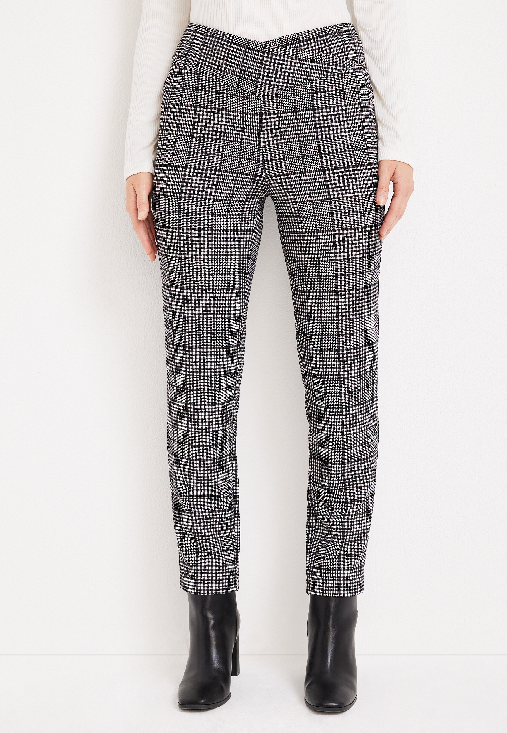 Versa Crossover High Rise Taper Pant
