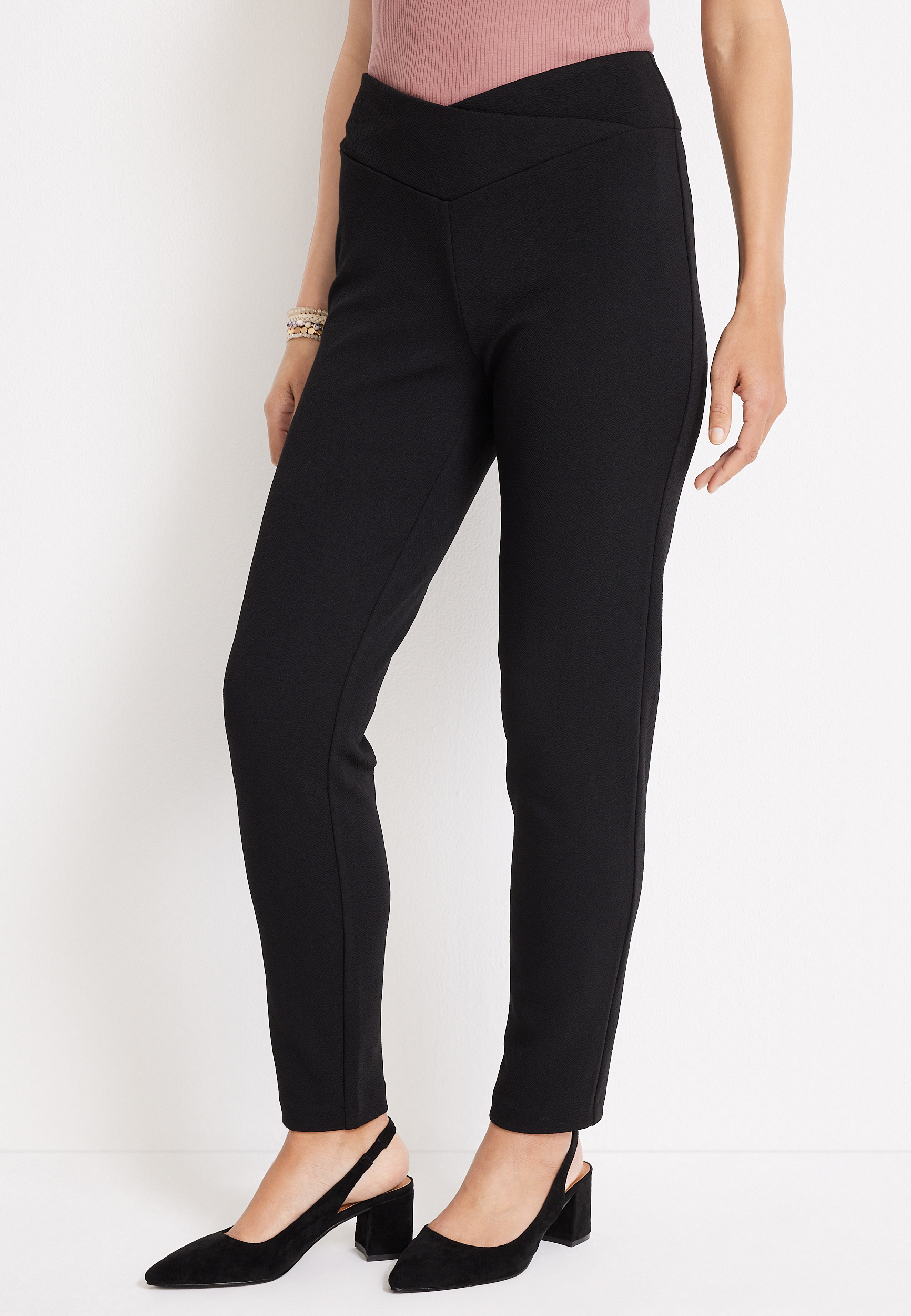 Versa Crossover High Rise Taper Pant | maurices