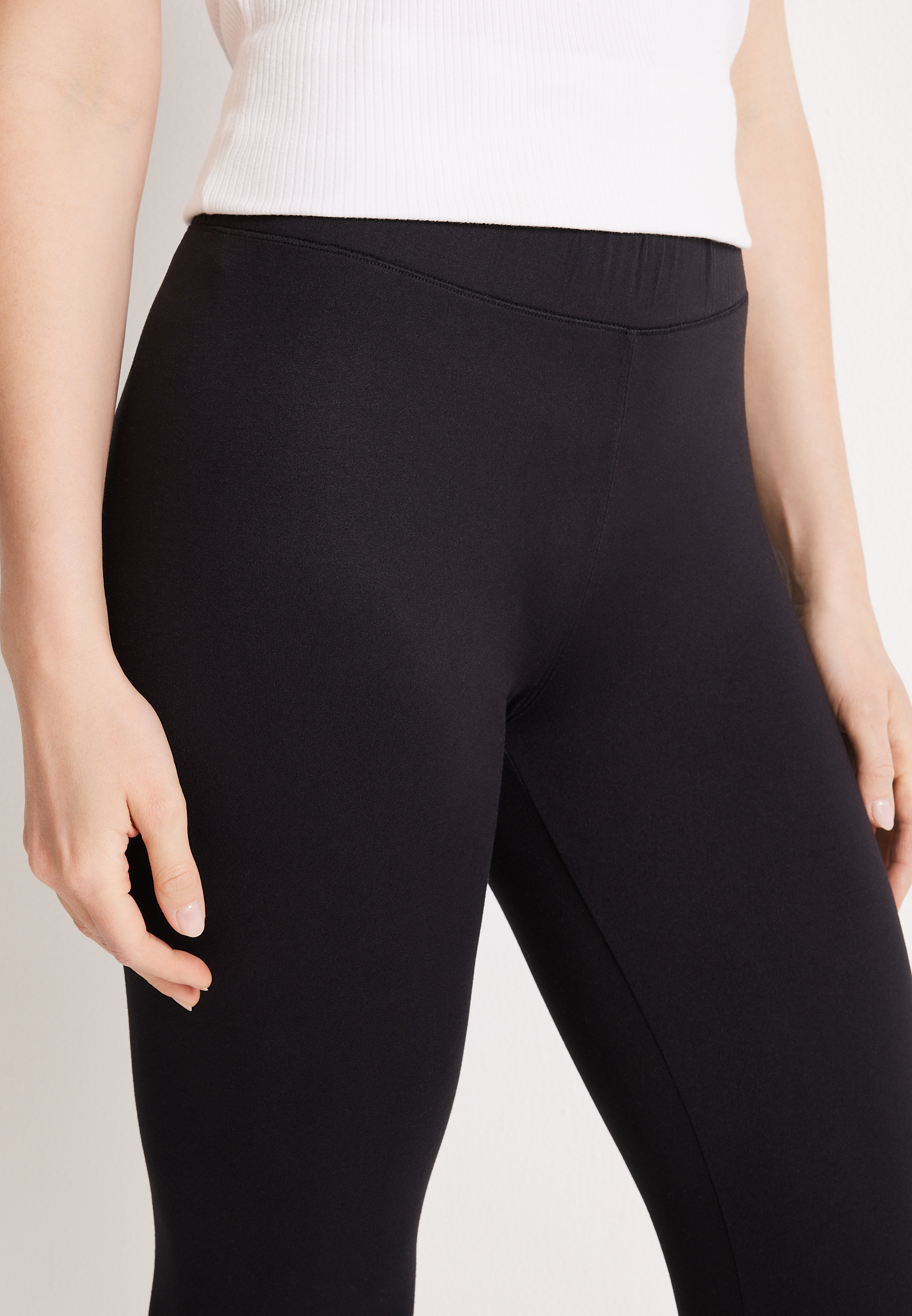 Black High Rise Ultra Soft Capri Legging, C106, large