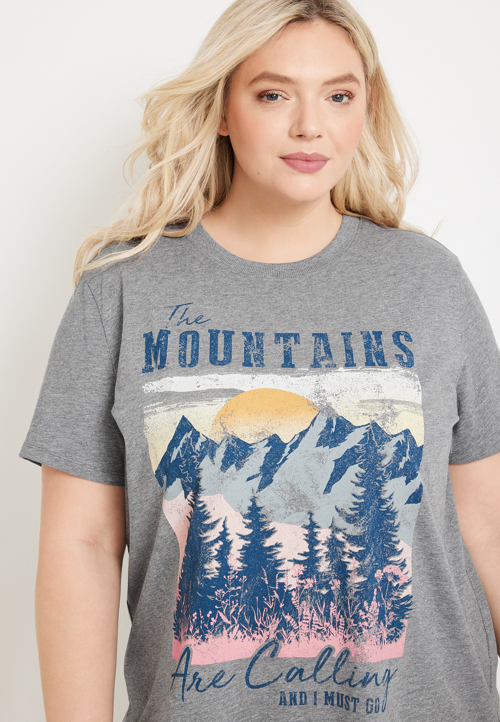 Between the Mountains Gray T-shirt for Women/Large Size (USA Size) (