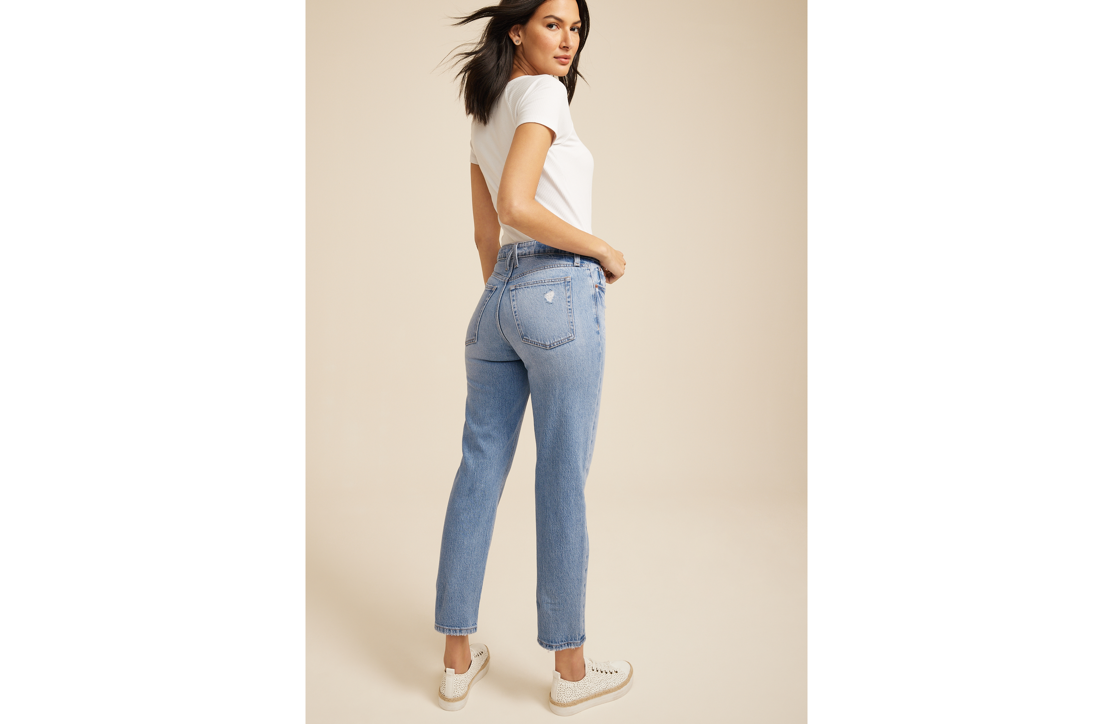 Goldie Blues™ Light Cheeky Taper Ankle Jean