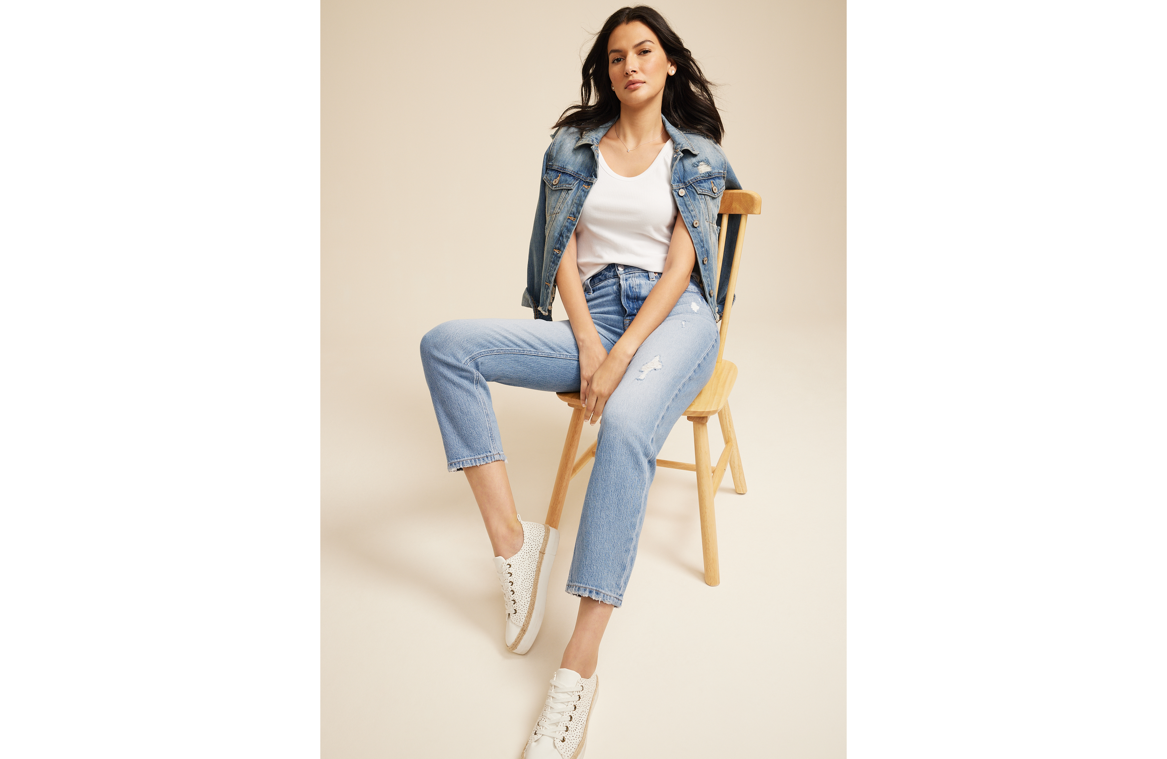 Goldie Blues™ Light Cheeky Taper Ankle Jean