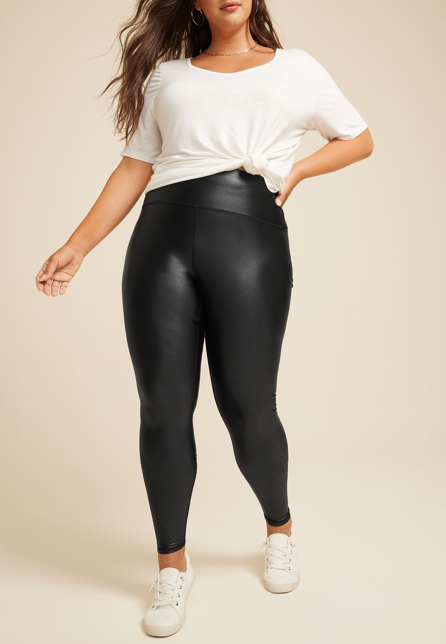 Nikki Leather Leggings sizes S-XL! Curvy available in sizes 1X-3X black  only! (High Waist)🤎🤎🤎 www.shopfashionchronicles.com