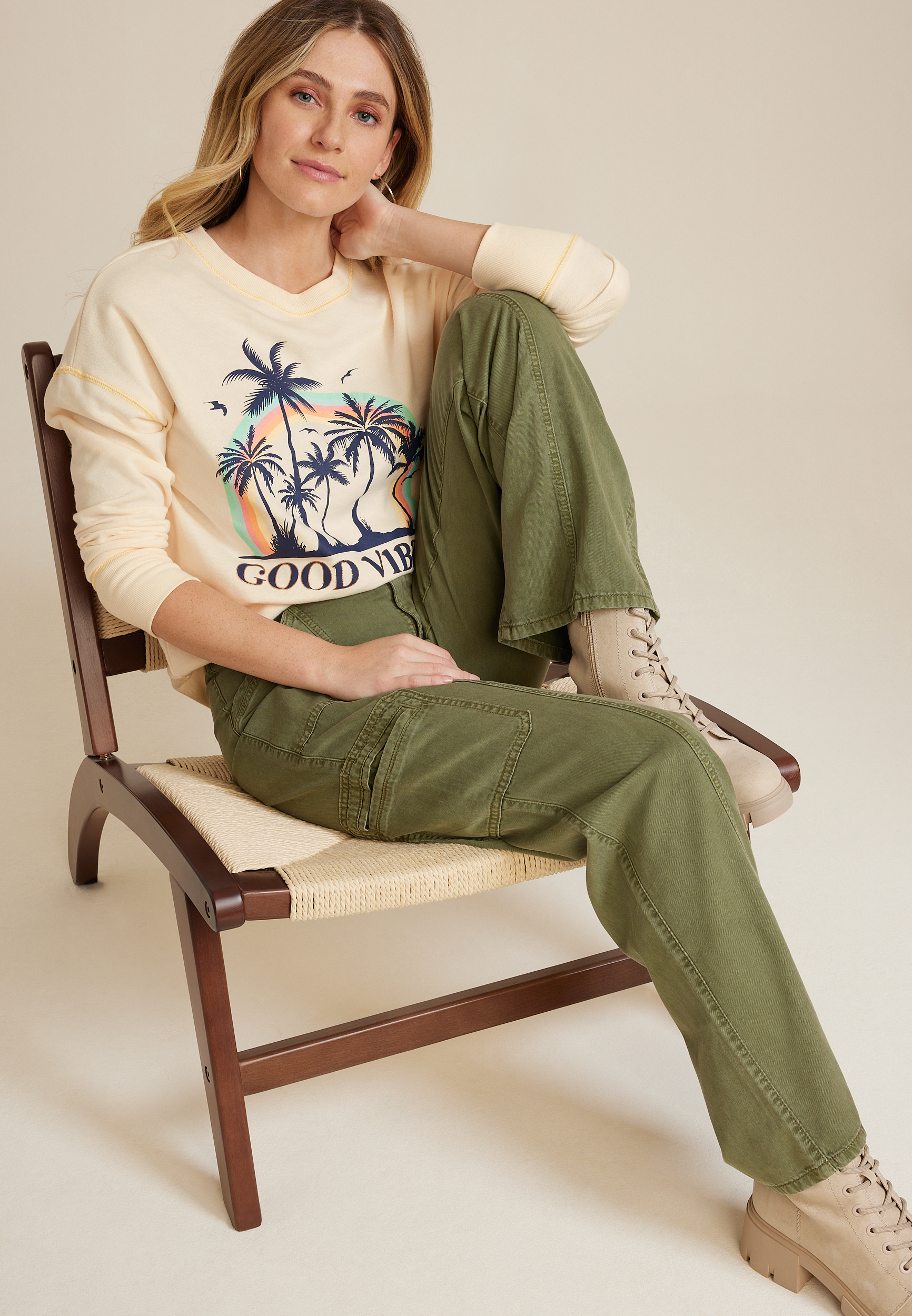 Good Vibes Palm Tree Sweatshirt, C1754, large