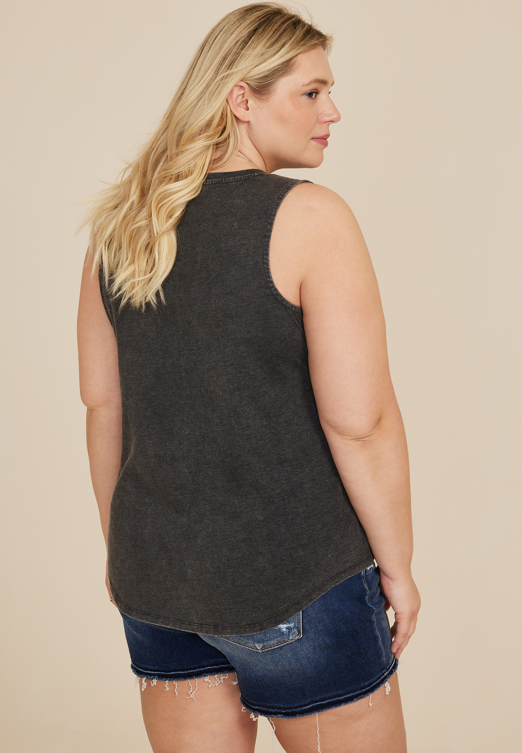 Plus Size Chase The Sun Graphic Tank, C106, large
