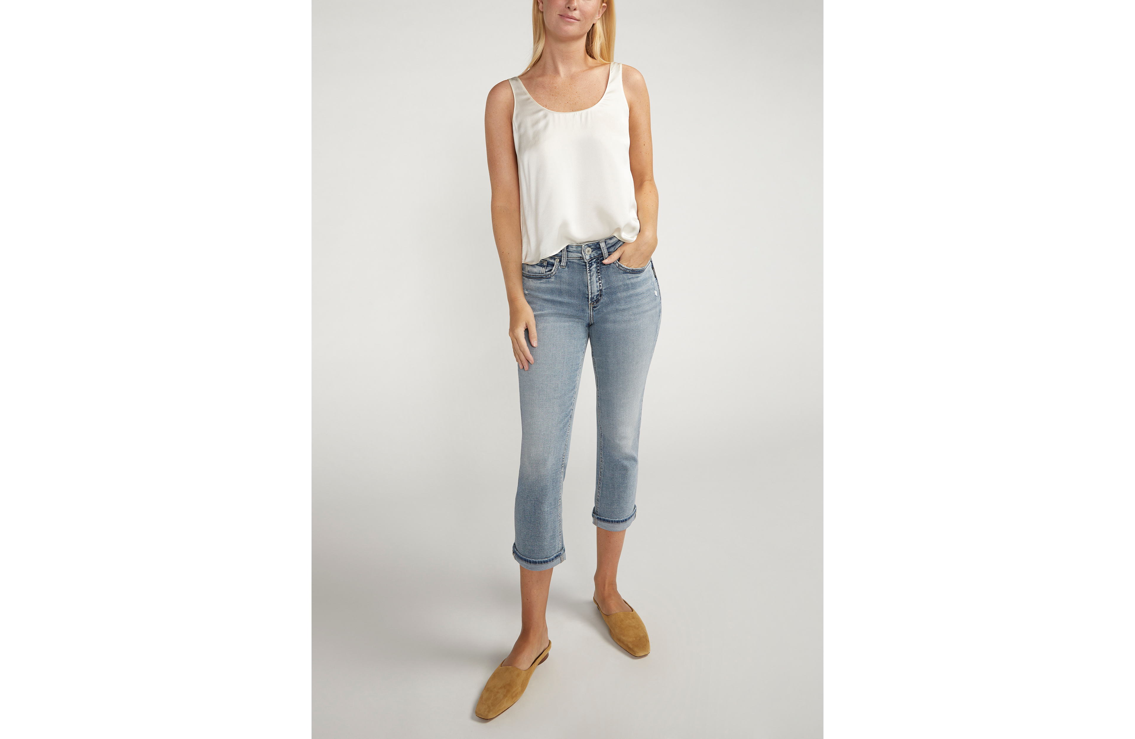 Silver Jeans Co.® Suki Curvy Mid Rise Cuffed Hem Cropped Jean