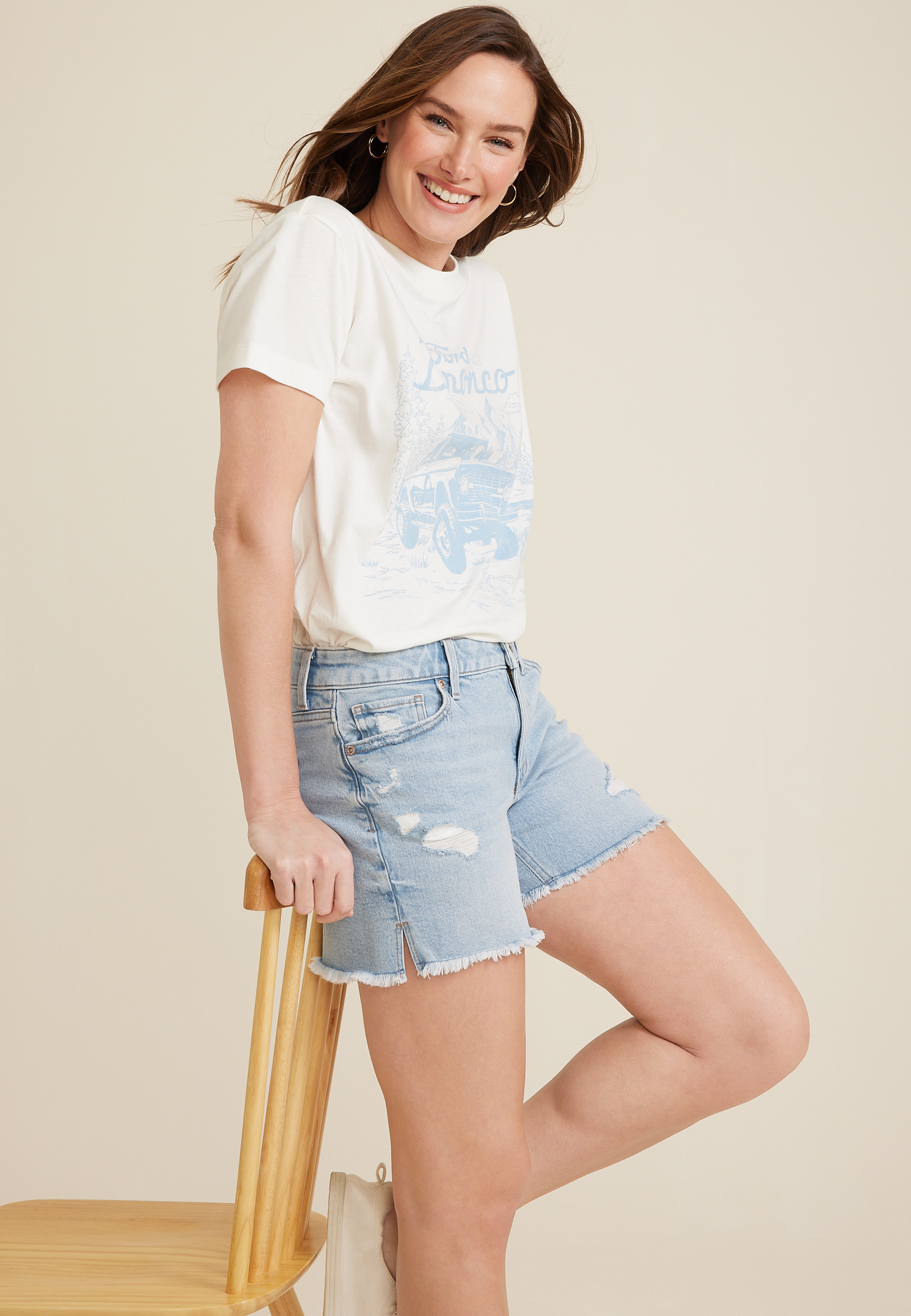 m jeans by maurices&trade; Mid Rise 5in Short, C3337, large