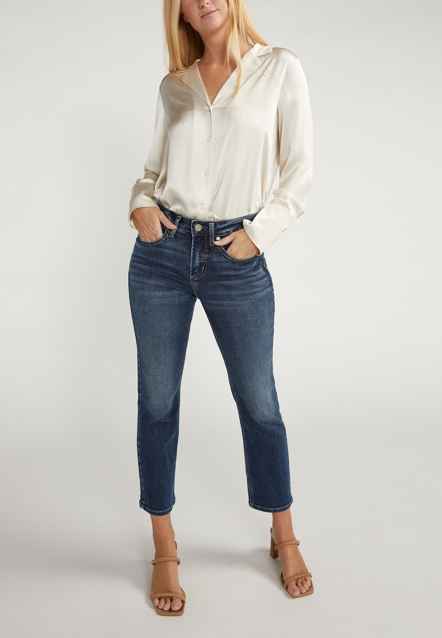 Silver Jeans Co.® Suki Curvy Mid Rise Luxe Stretch Straight Jean | maurices