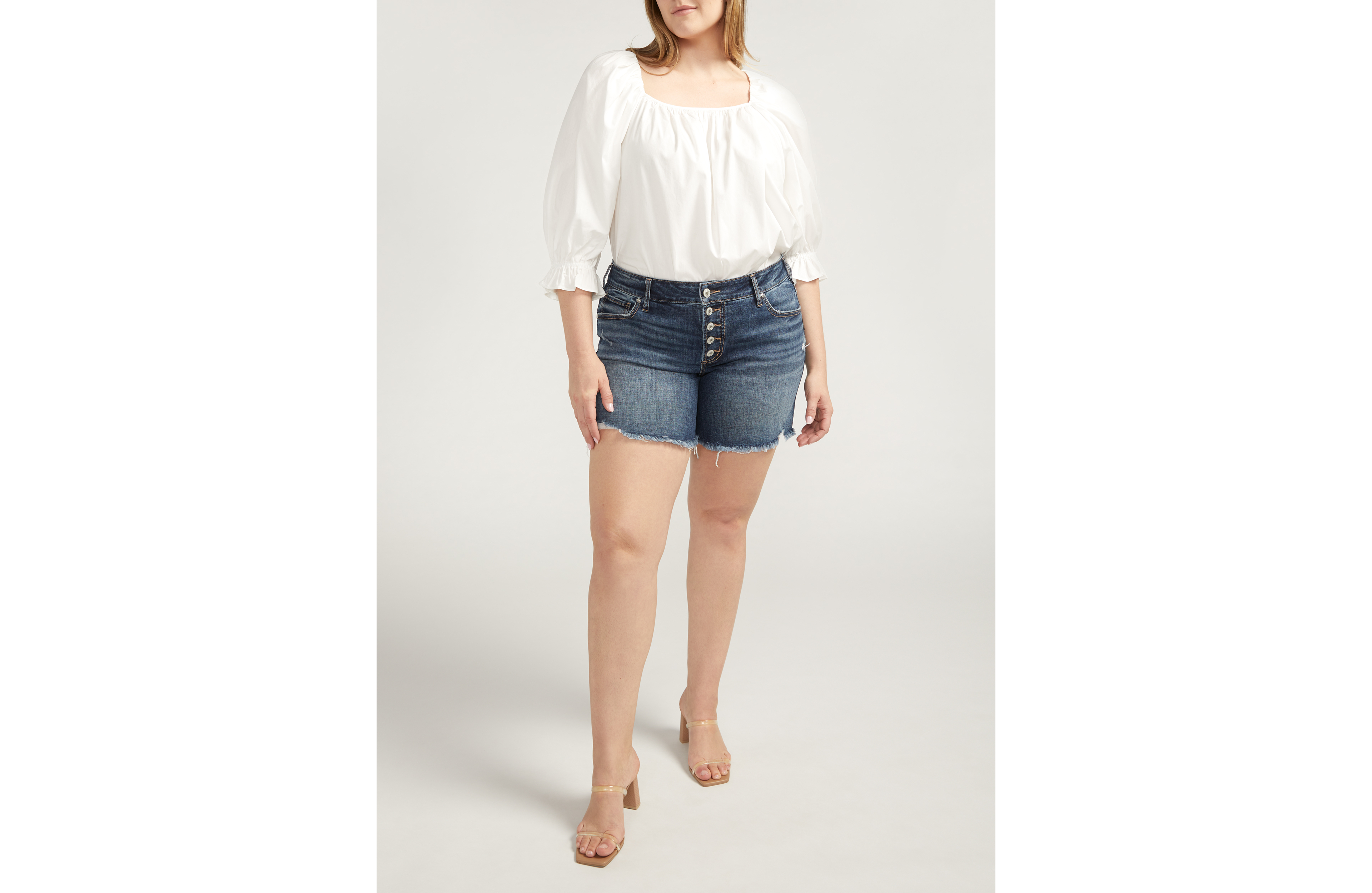 Plus Silver Jeans Co.® Mid Rise Luxe Stretch Frayed Hem 6in Boyfriend Short