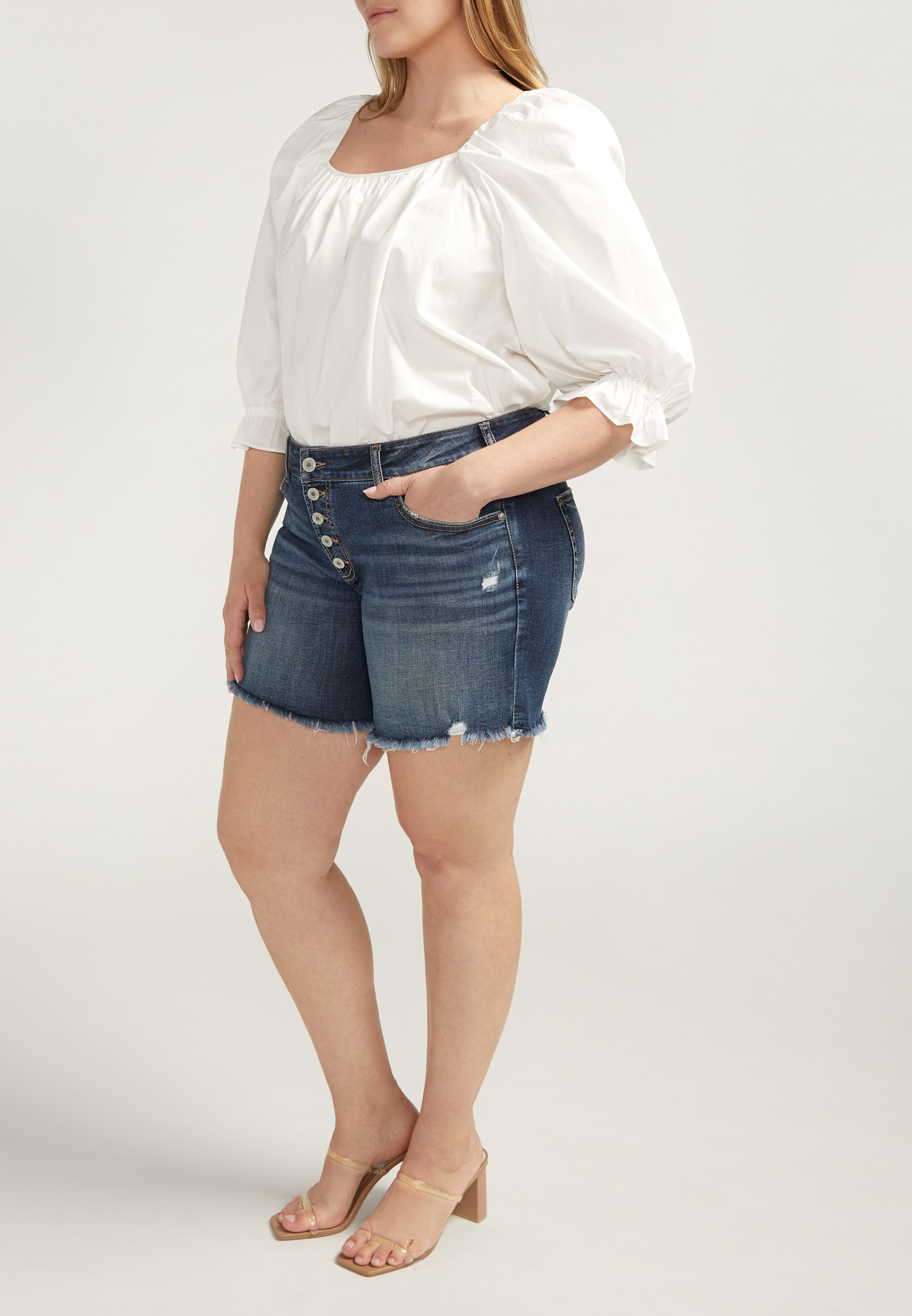 Plus Size Silver Jeans Co.&reg; Mid Rise Luxe Stretch Frayed Hem 6in Boyfriend Short, C258, large