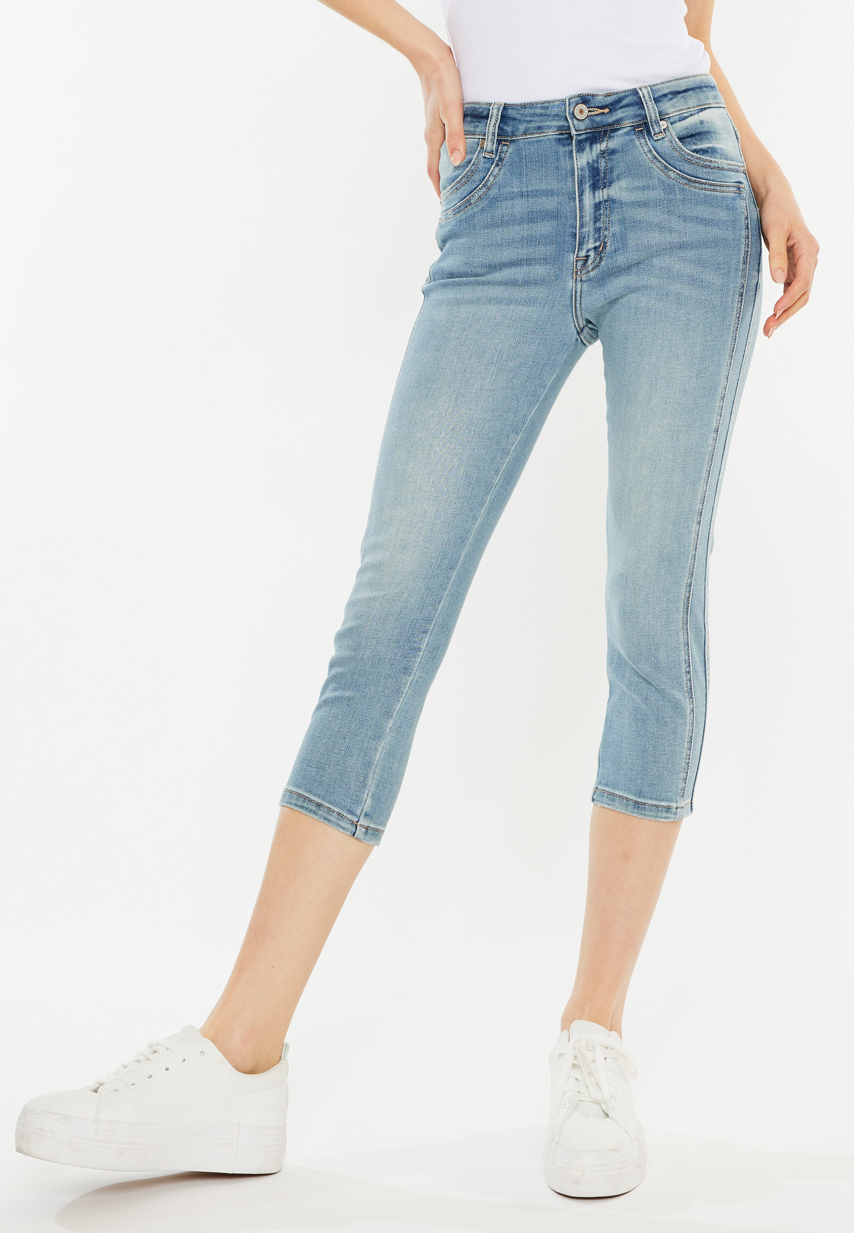 KanCan&trade; Light High Rise Side Seam Capri, MEDIUM SANDBLAST, large
