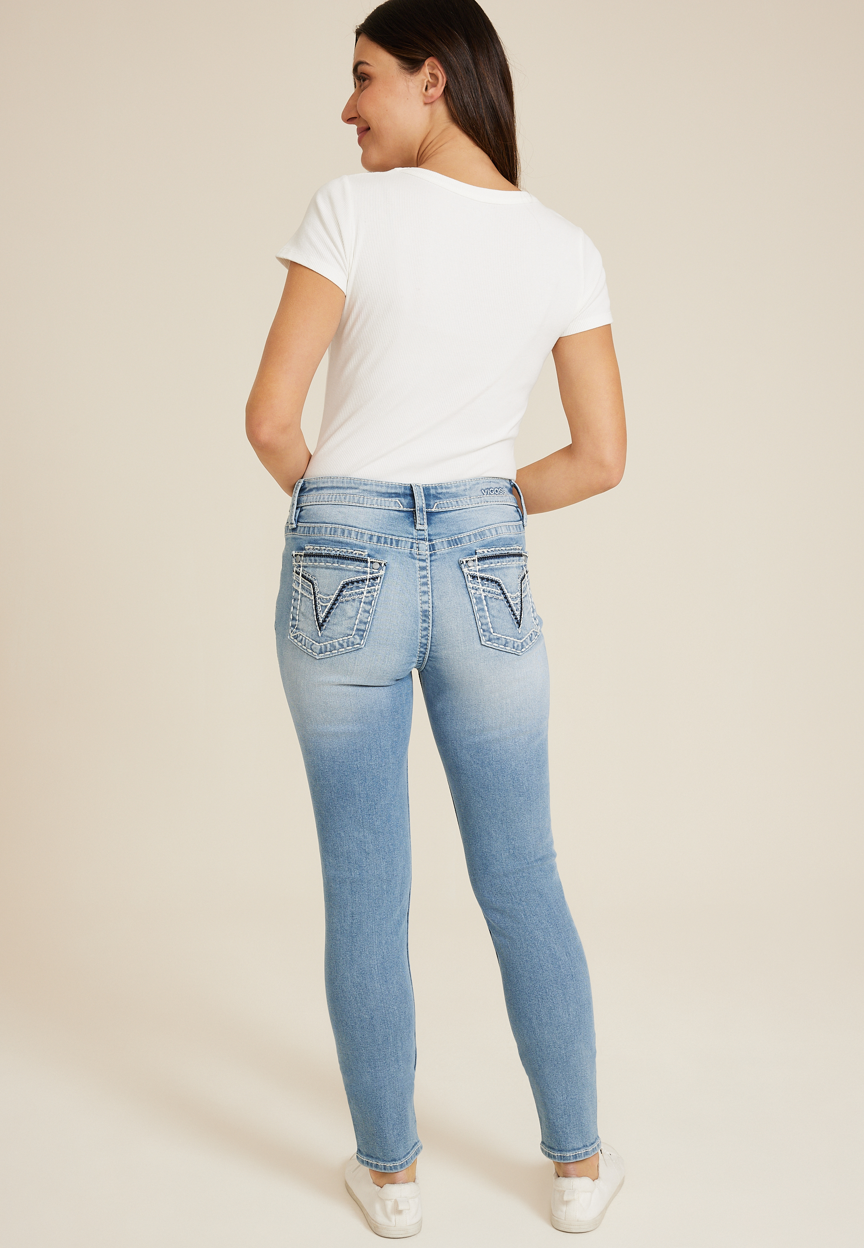 Vigoss Chelsea Capri Jeans Women Size 1/2 Measures 28x25 Distressed Mid Rise