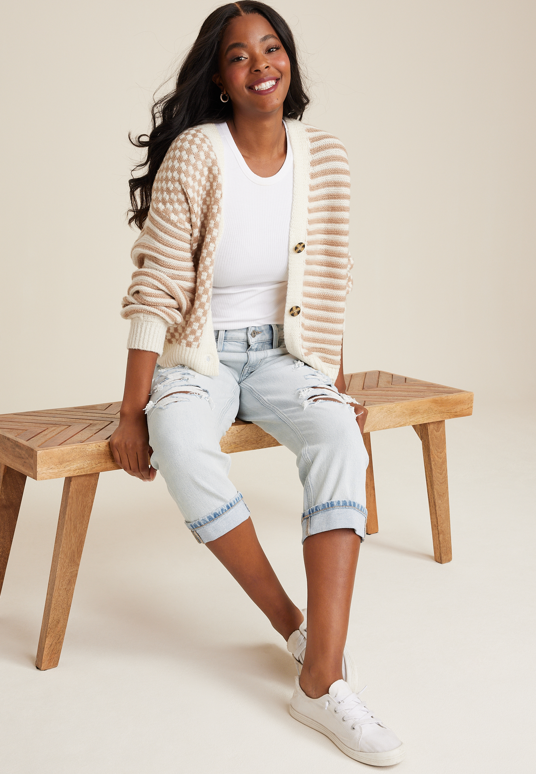 edgely&trade; Mid Rise Ripped Relaxed Boyfriend Cropped Jean, C2806, large