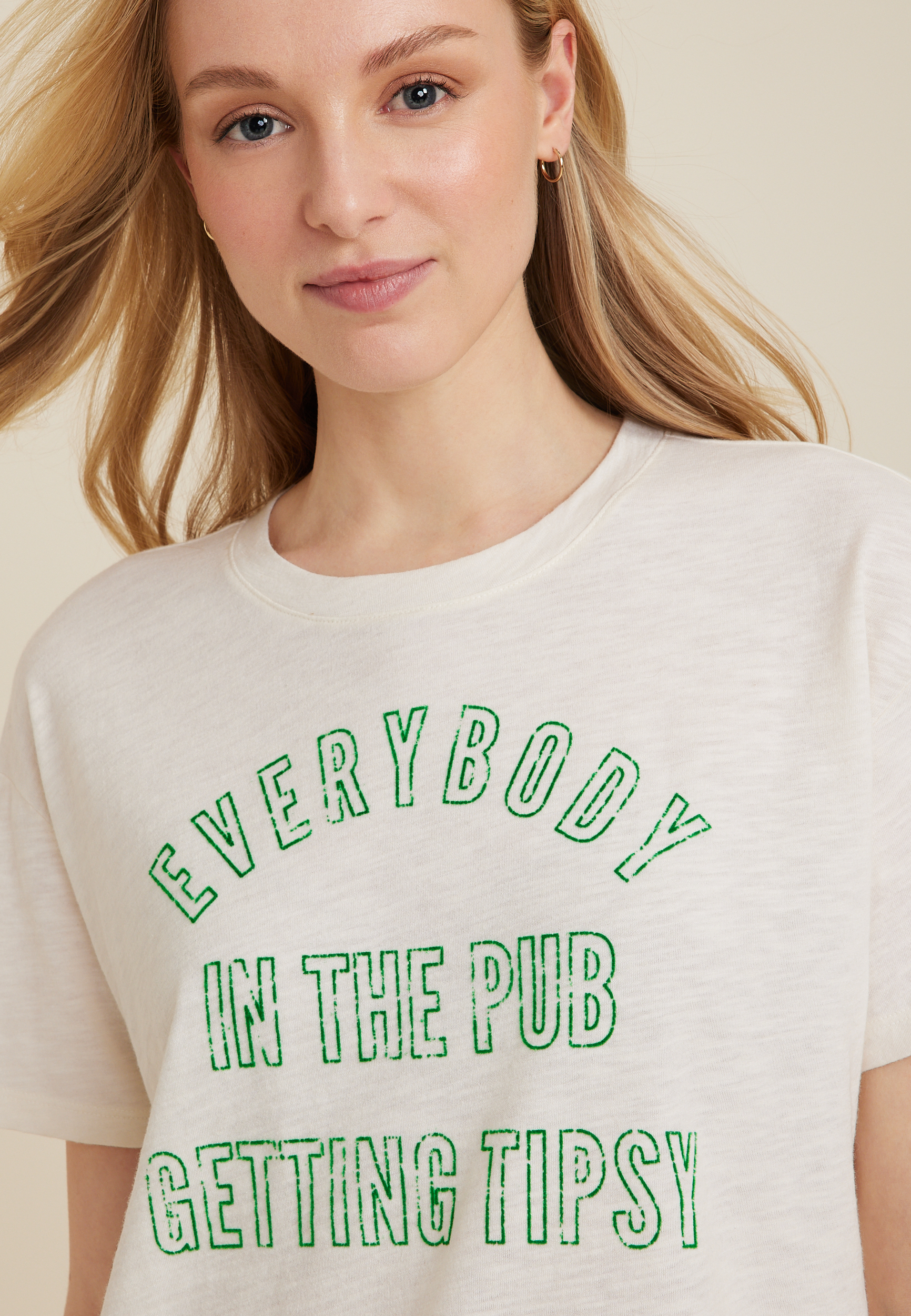 Everybody In The Pub Getting Tipsy Relaxed Fit Graphic Tee, ECRU, large
