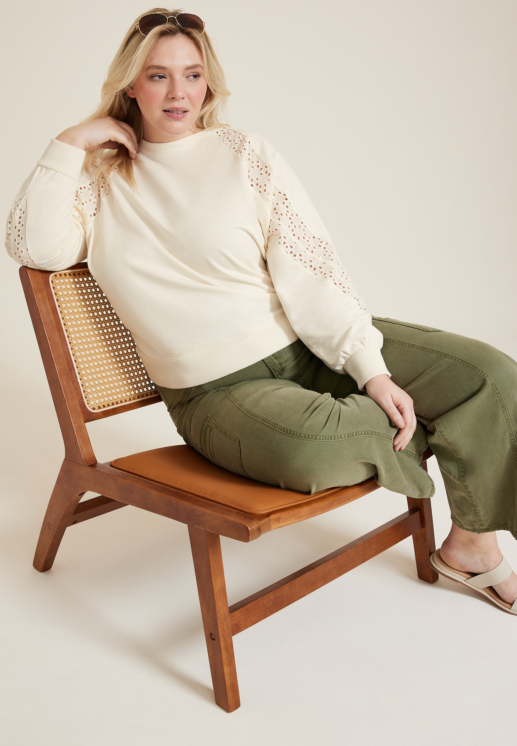 Plus Size Eyelet Sleeve Sweatshirt, C2789, large