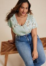 Plus Size 24/7 Waverly Floral Flutter Sleeve Tee, C8241, small