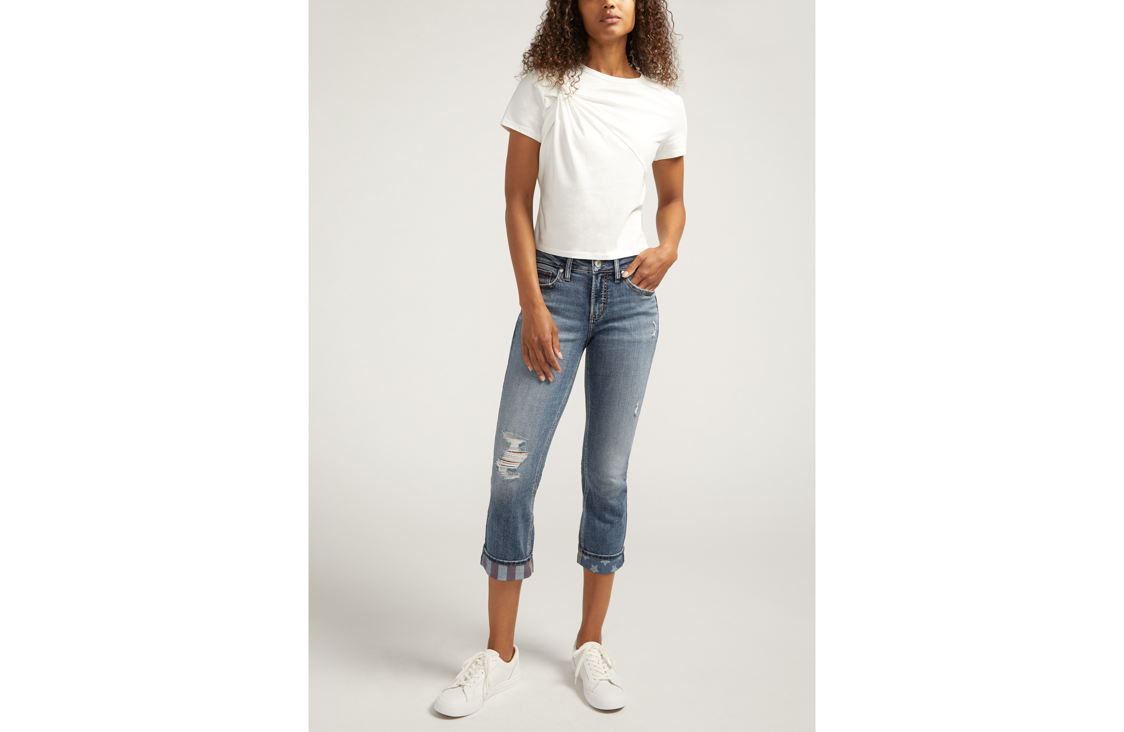 Silver Jeans Co.® Suki Curvy Mid Rise Luxe Stretch Americana Cuff Capri Jean