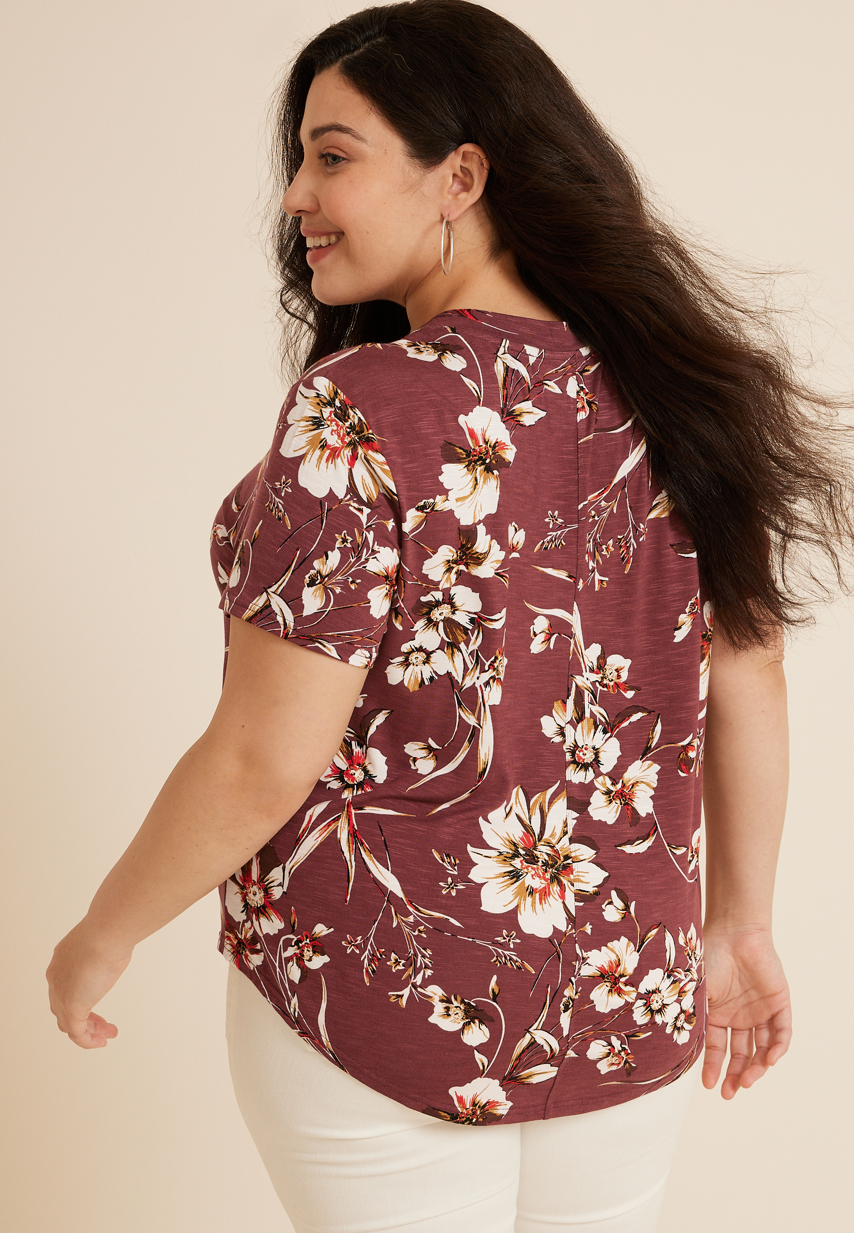 Plus Size 24/7 Floral Relaxed V Neck Tee, C5978, large