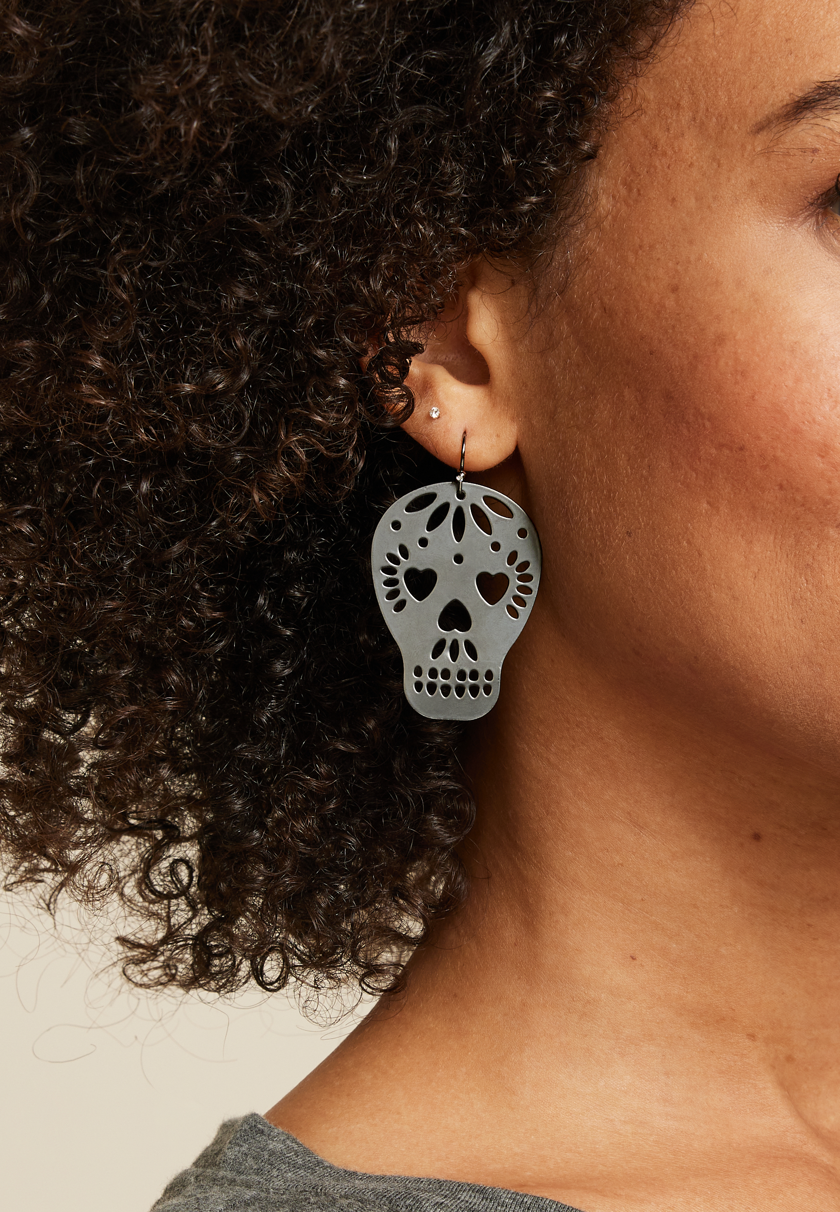 Black Skull Drop Earrings, C106, large