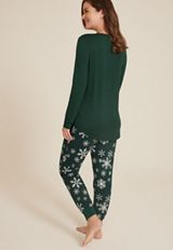Wake Me Up When Winter Is Over Graphic Tee And Jogger Pajama Set, C3895, small
