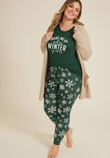 Plus Size Wake Me Up When Winter Is Over Graphic Tee And Jogger Pajama Set, C3895, small