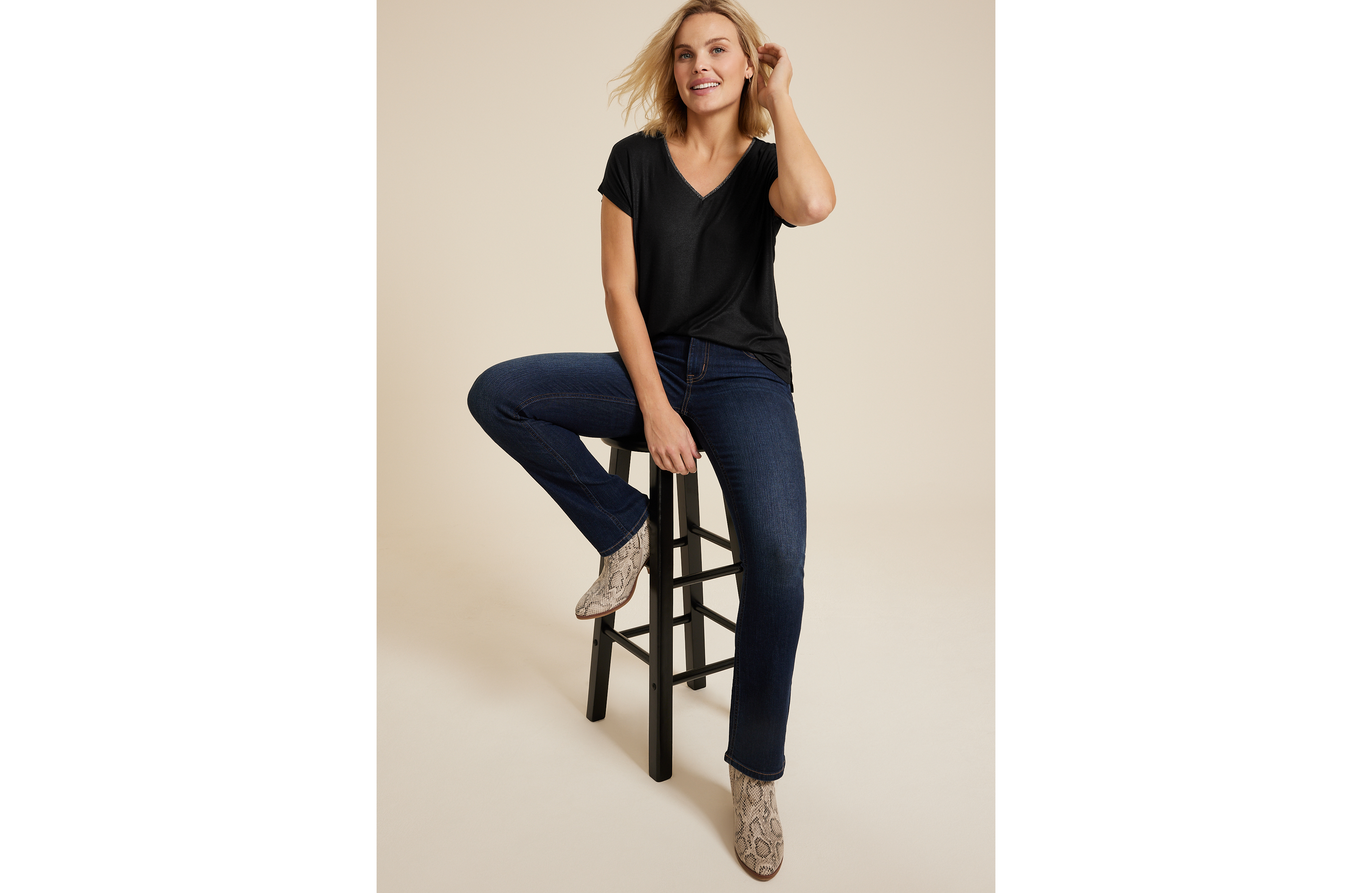 edgely™ Metallic Trim V Neck Tee