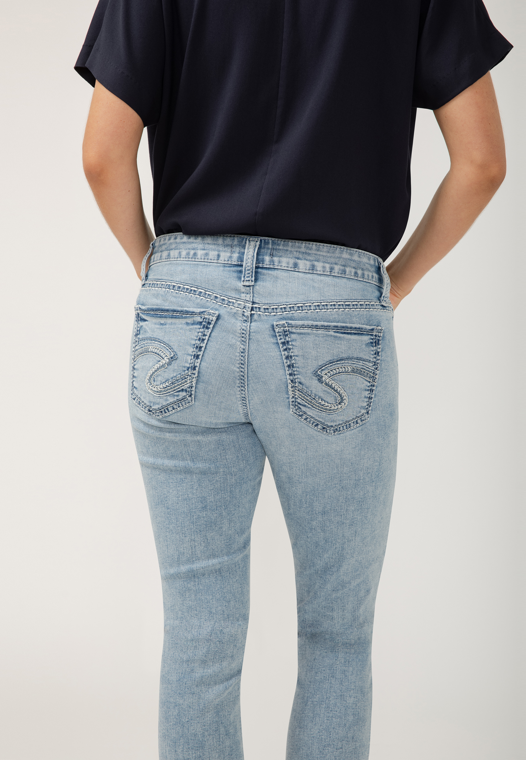 Silver Jeans Co.&reg; Elyse Mid Rise Vintage Thick Stitch Capri, C2806, large