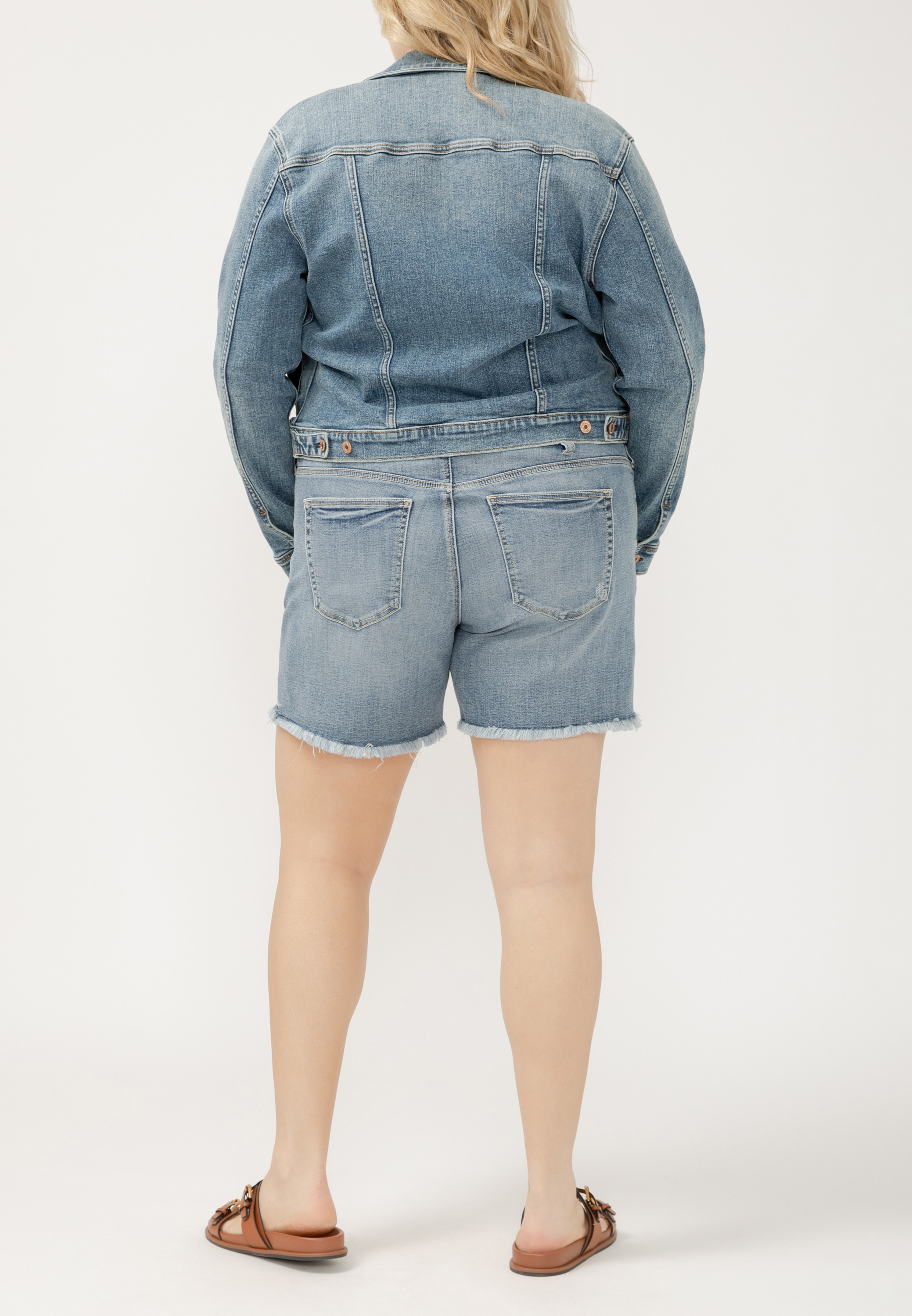 Plus Size Silver Jeans Co.&reg; Mid Rise Button Fly 6in Boyfriend Short, , large