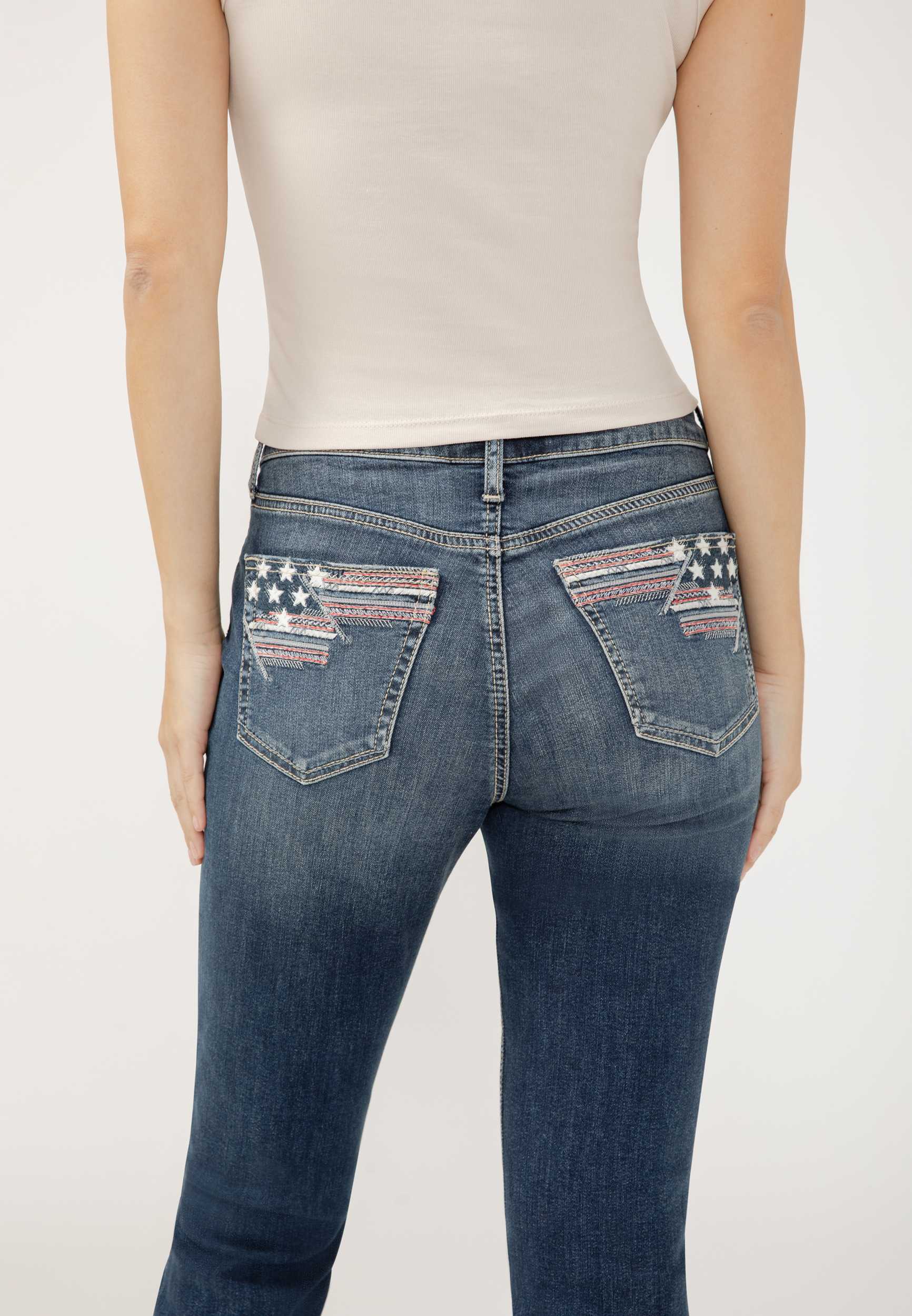 Silver Jeans Co.&reg; Suki Curvy Mid Rise Americana Cuffed Hem Capri, , large